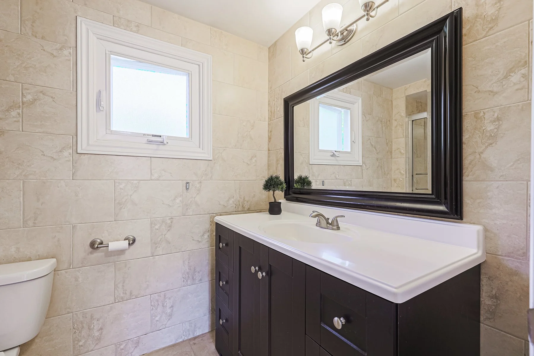 958 Fletcher Valley Crescent MLS-47.jpg