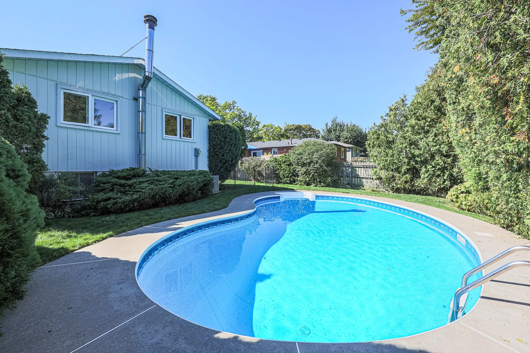 958 Fletcher Valley Crescent MLS-74.jpg