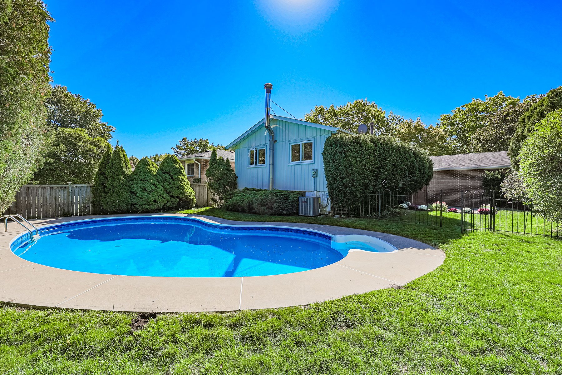 958 Fletcher Valley Crescent MLS-76.jpg