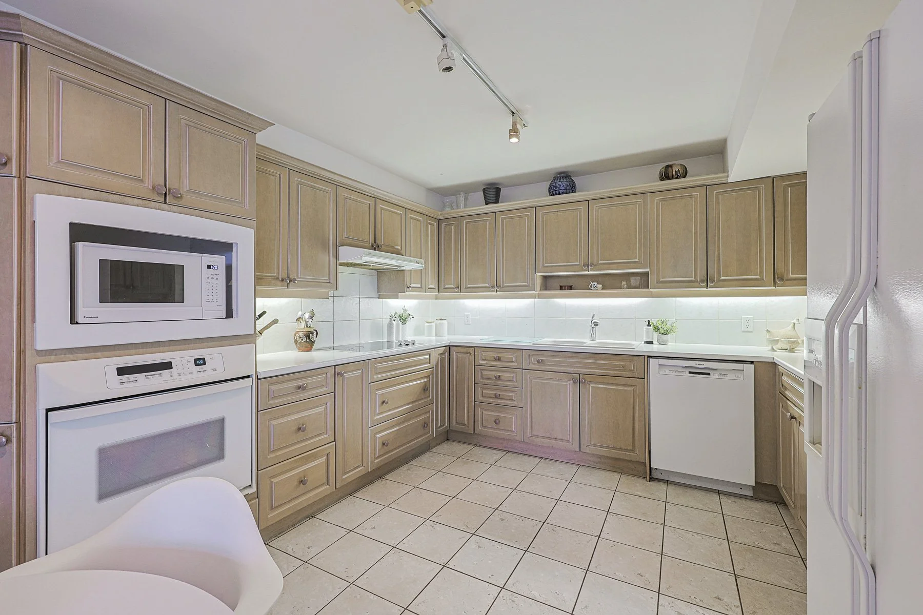 PH2-70 Montclair Avenue MLS-13.jpg