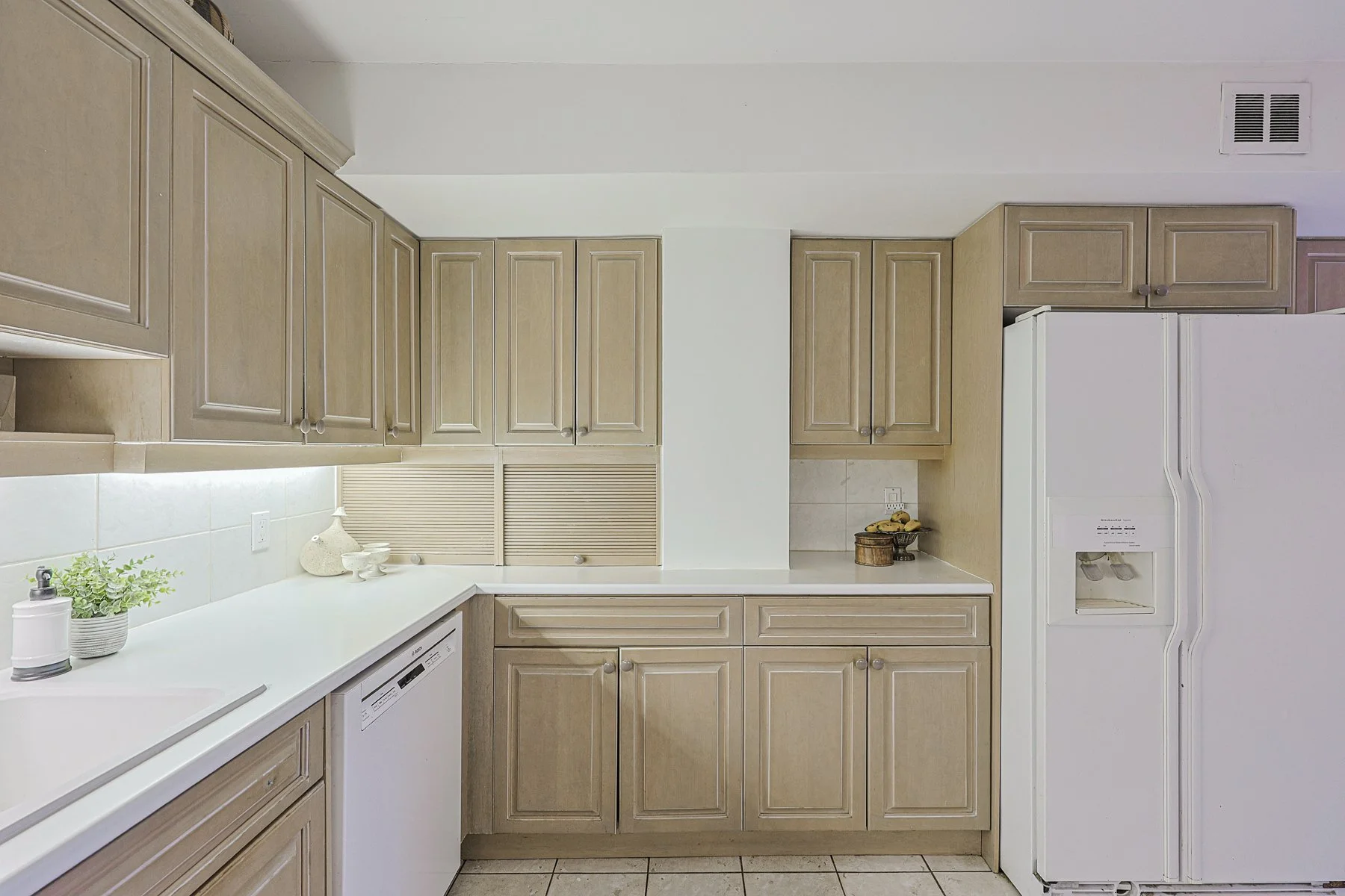 PH2-70 Montclair Avenue MLS-15.jpg