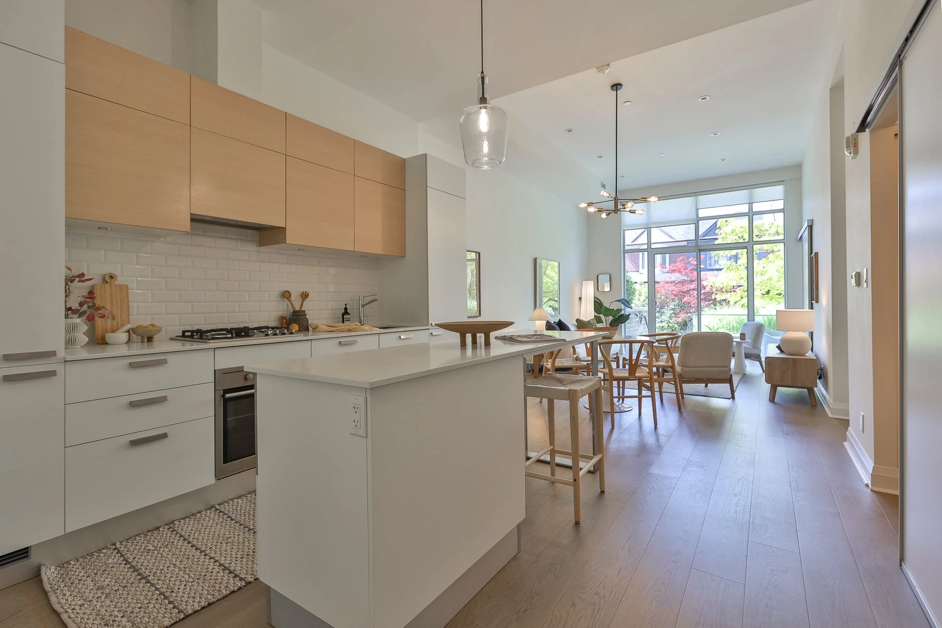 102-245 Perth Ave-2.jpg