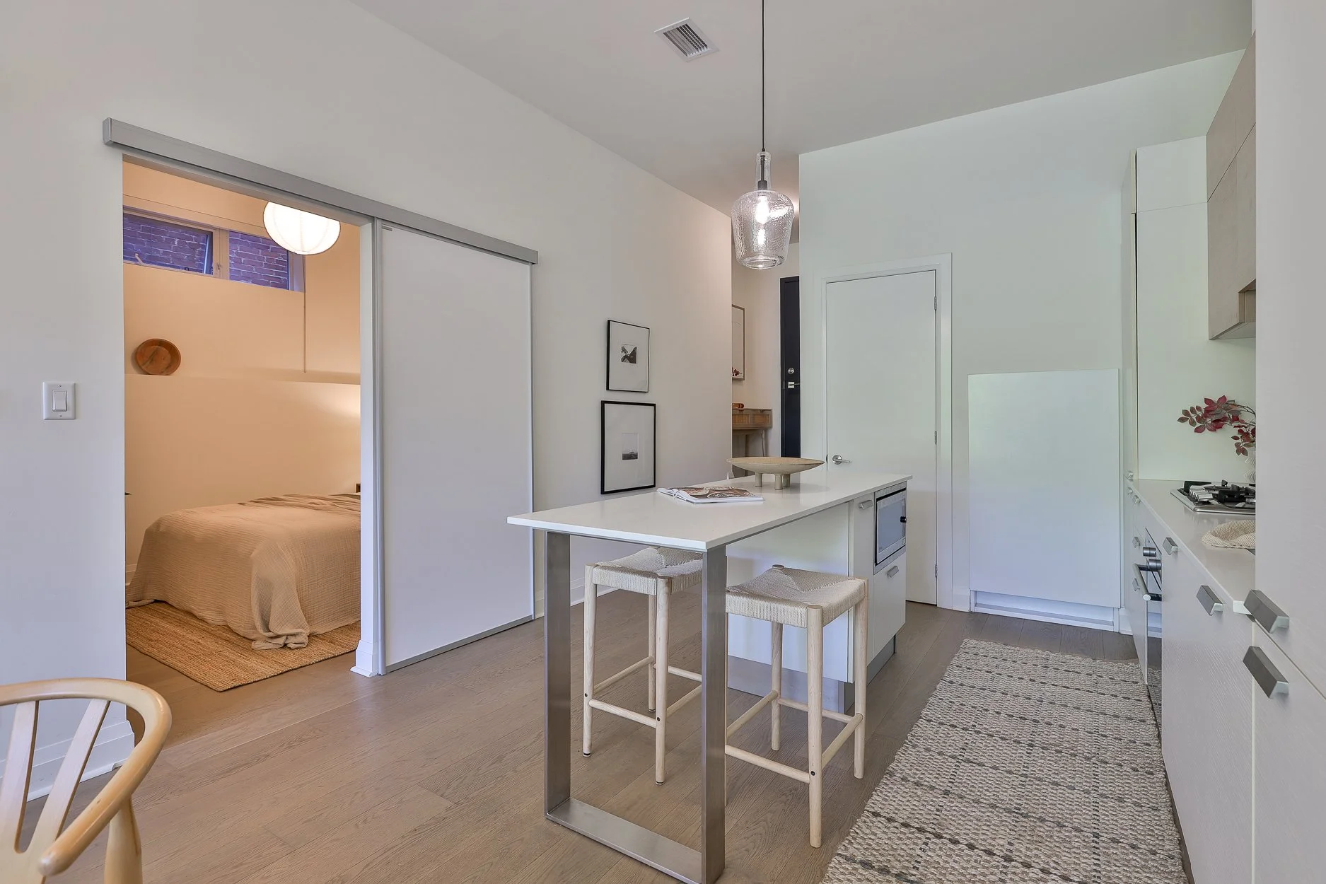 102-245 Perth Ave-17.jpg