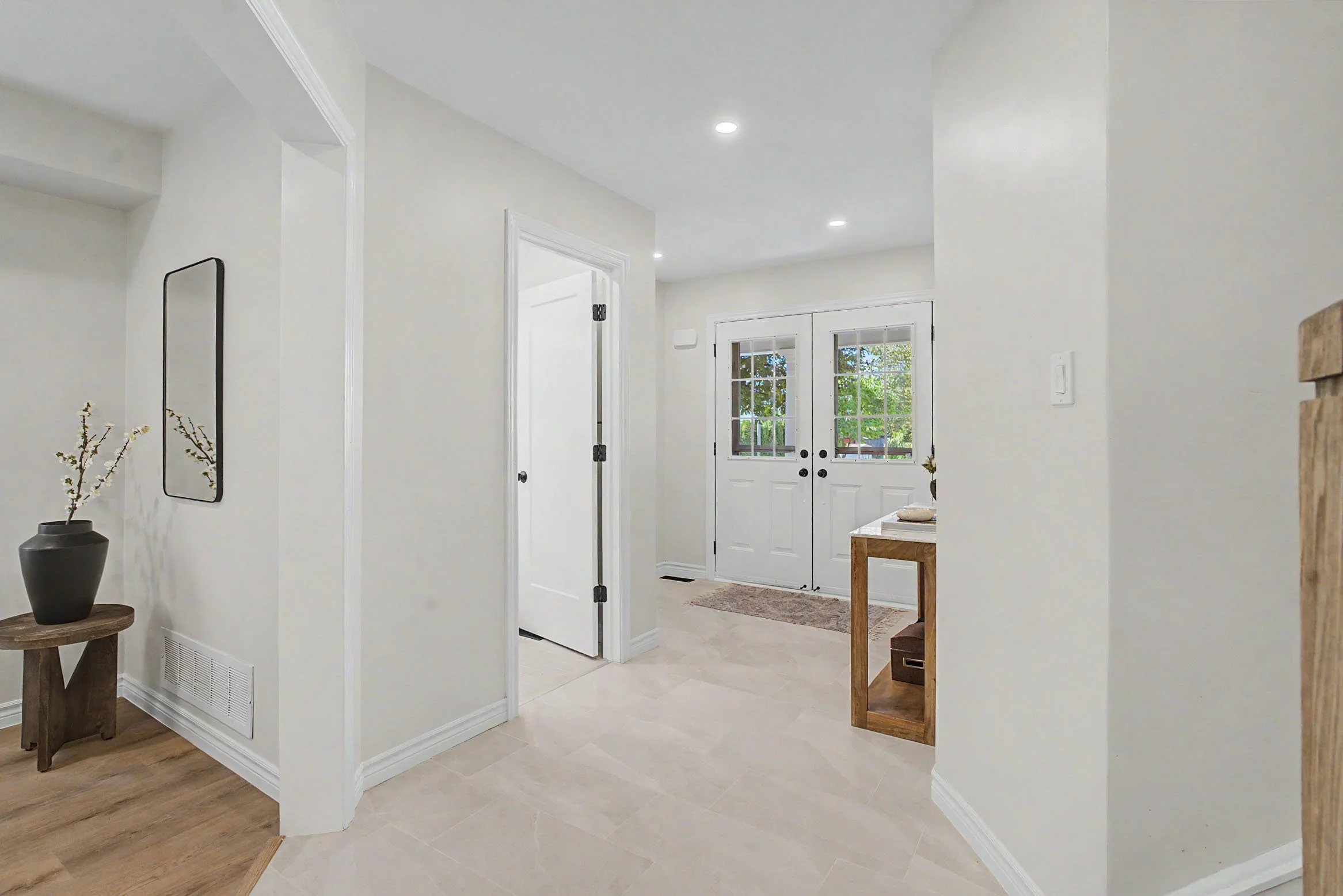 521 Hickory Street North  (17 of 116).jpg