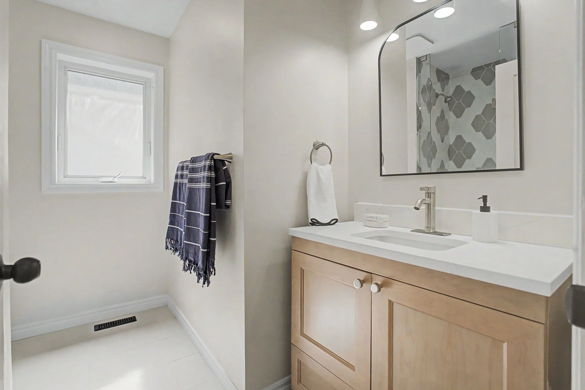 521 Hickory Street North  (67 of 116).jpg