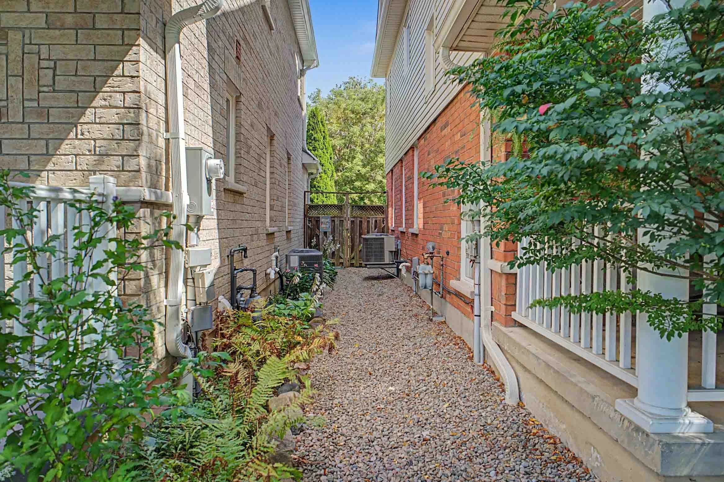 521 Hickory Street North  (105 of 116).jpg