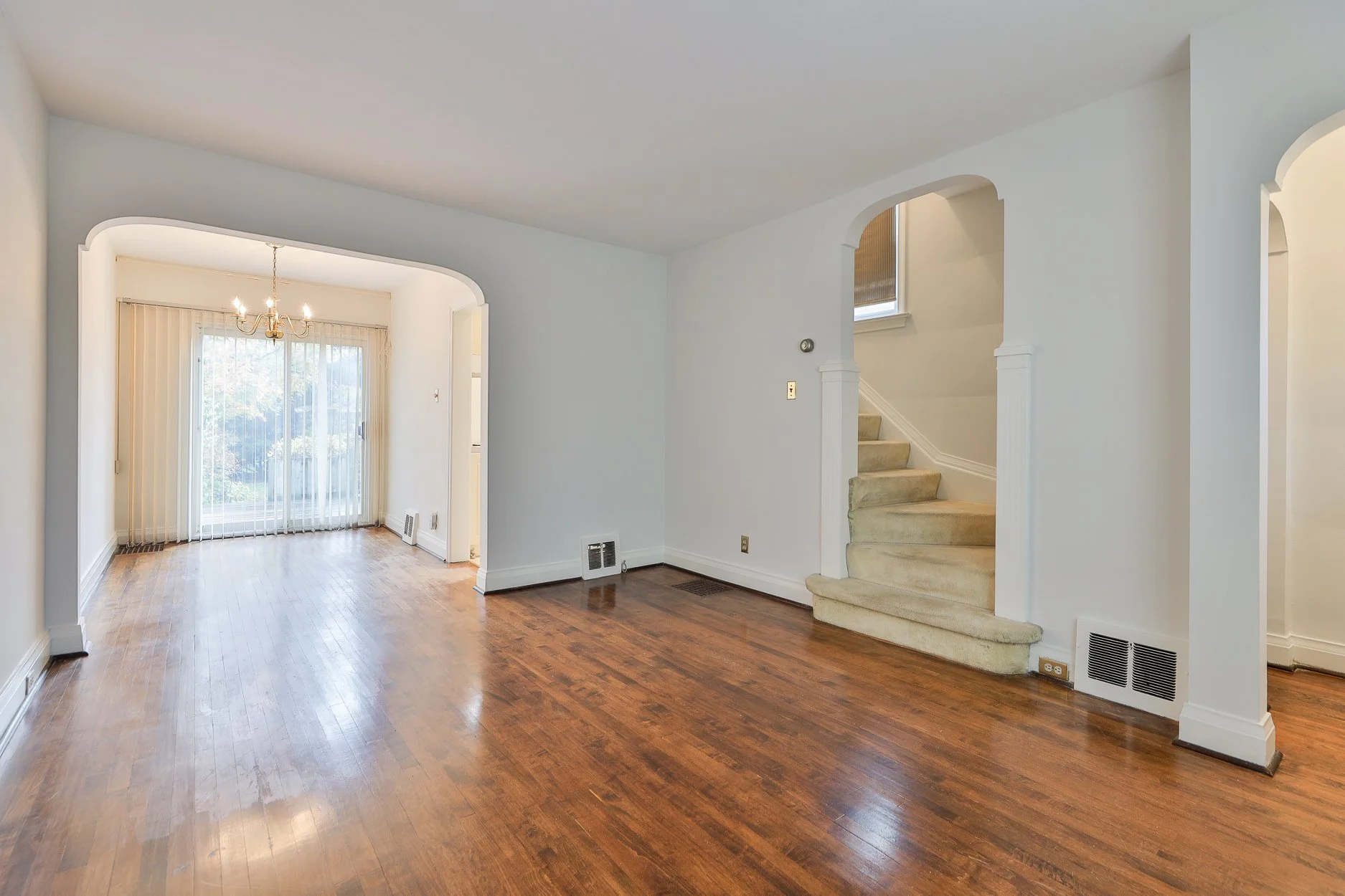 340 Laird Dr-6.jpg