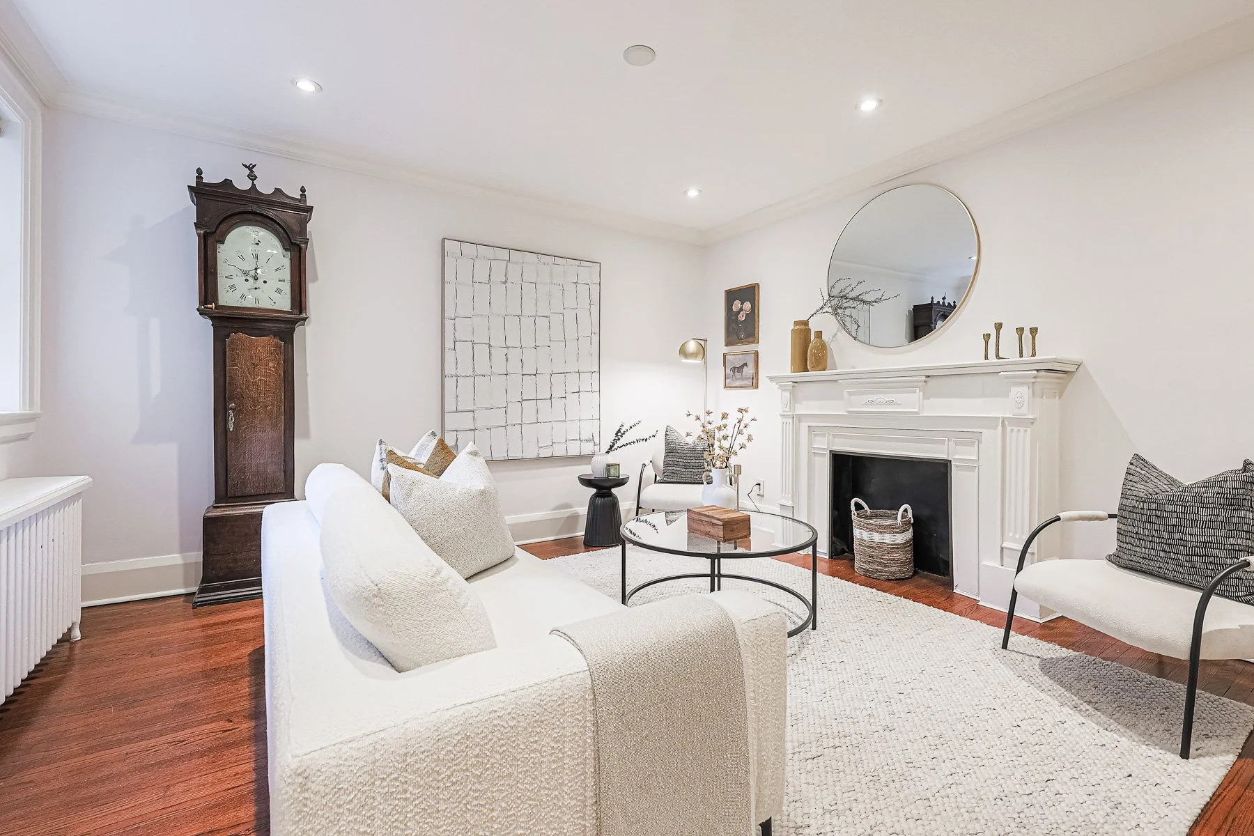 111-480 Oriole Parkway MLS-11.jpg