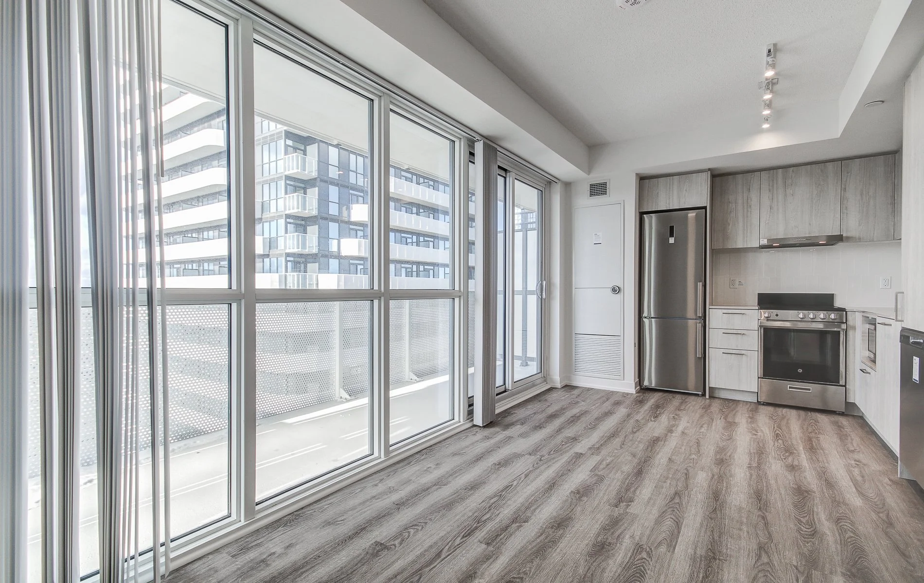 3512-195CommerceSt-28.jpg