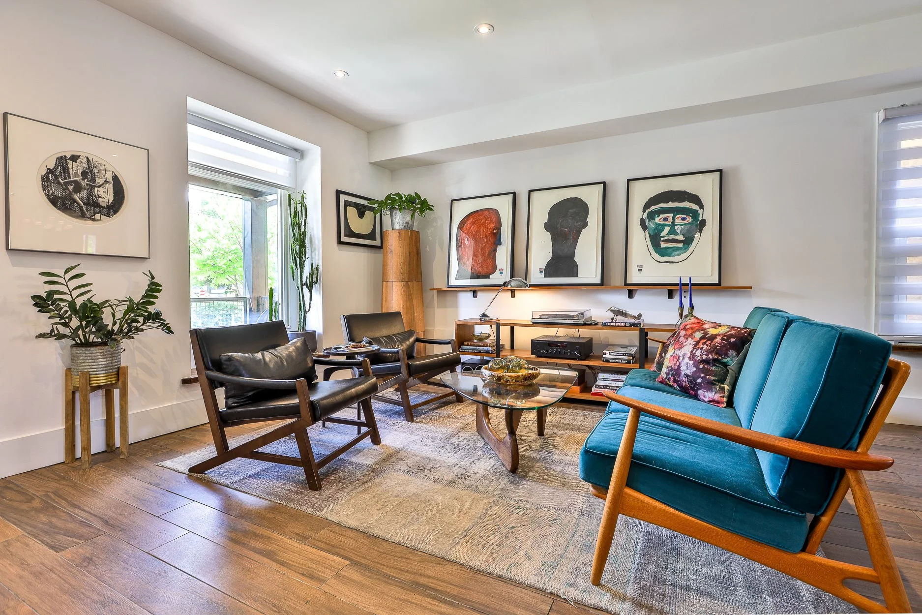 121 Blackthorn Ave-3.jpg