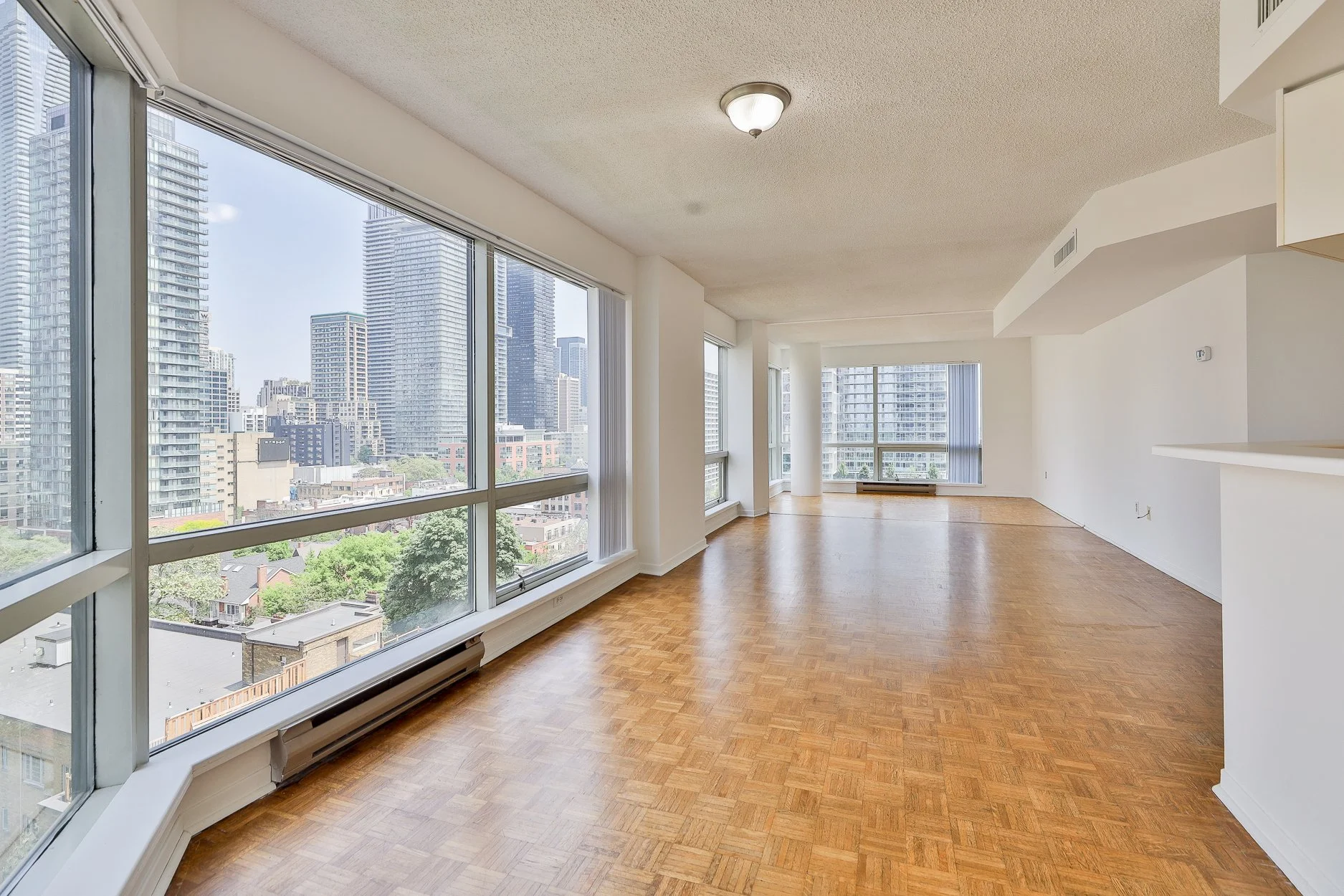 1304-1001 Bay St-21.jpg