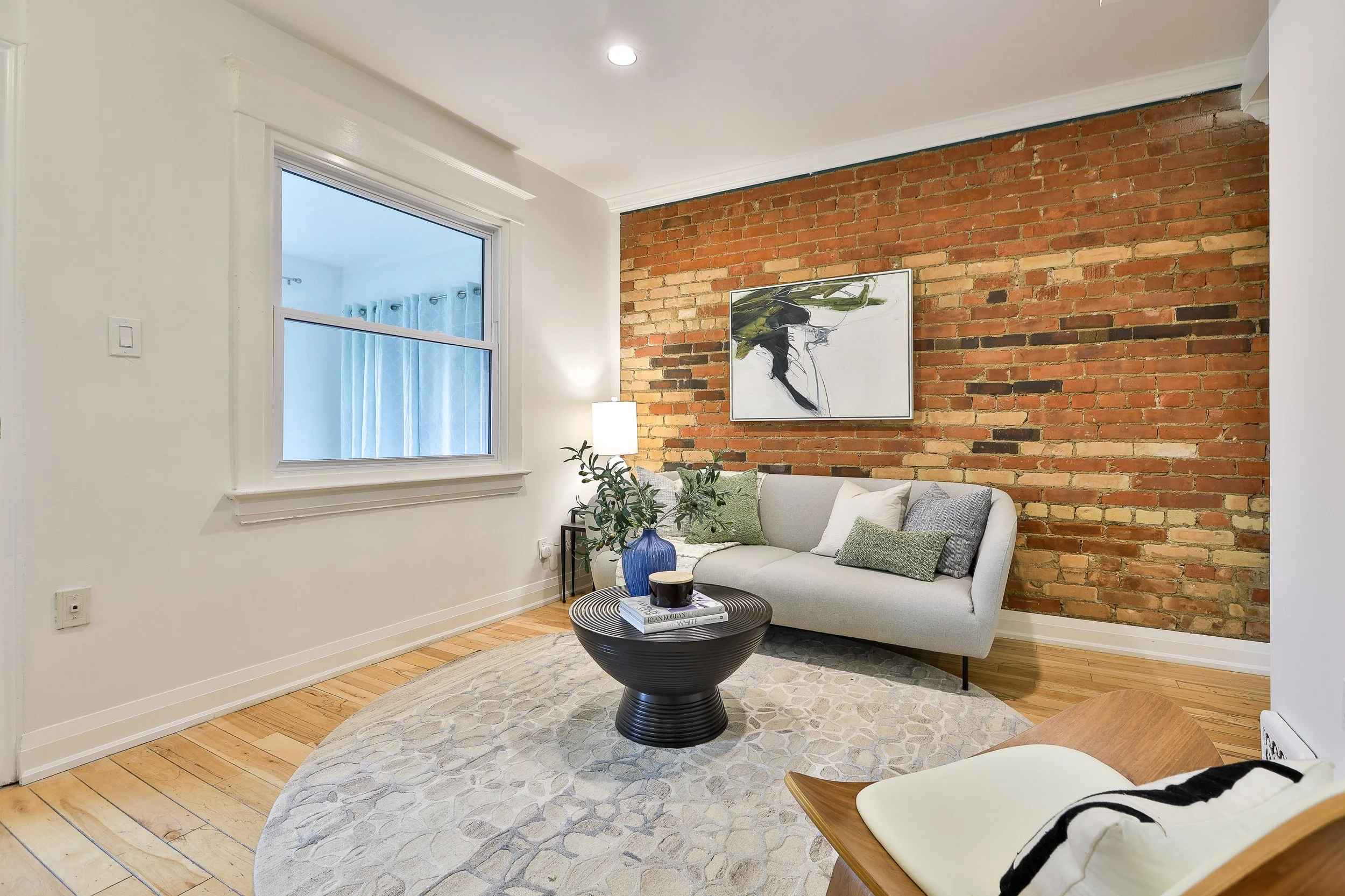 32 Mountalan Ave-8.jpg