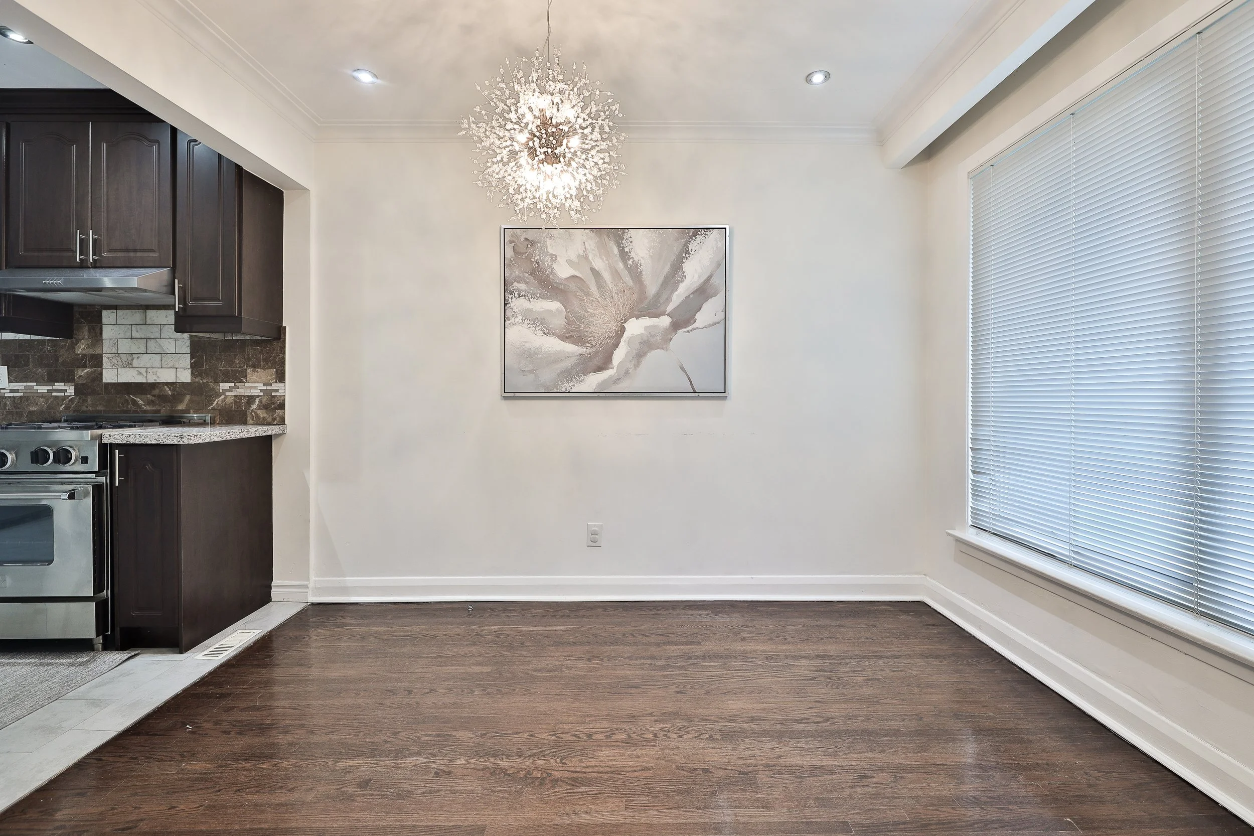 136 Regina Ave-3.jpg