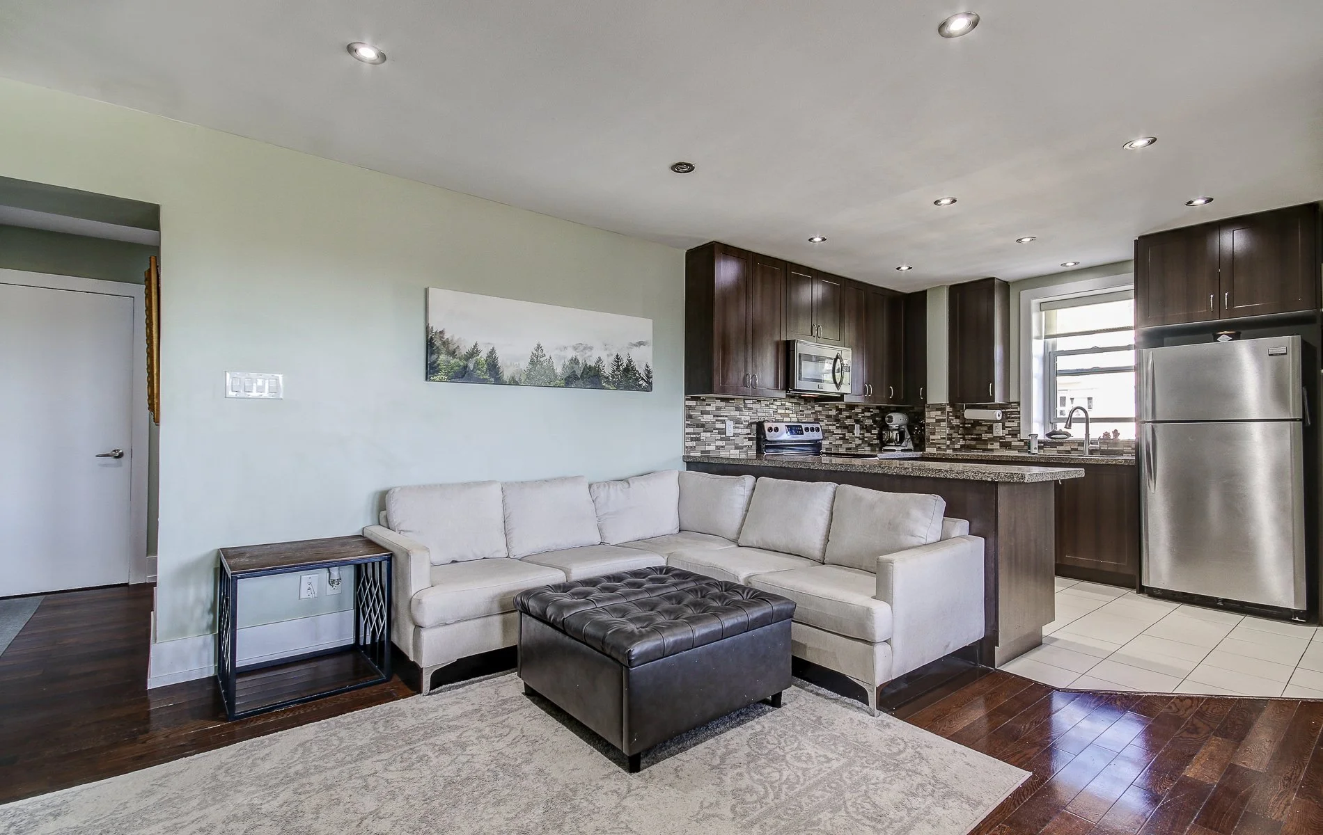 508-2603BathurstSt-35.jpg