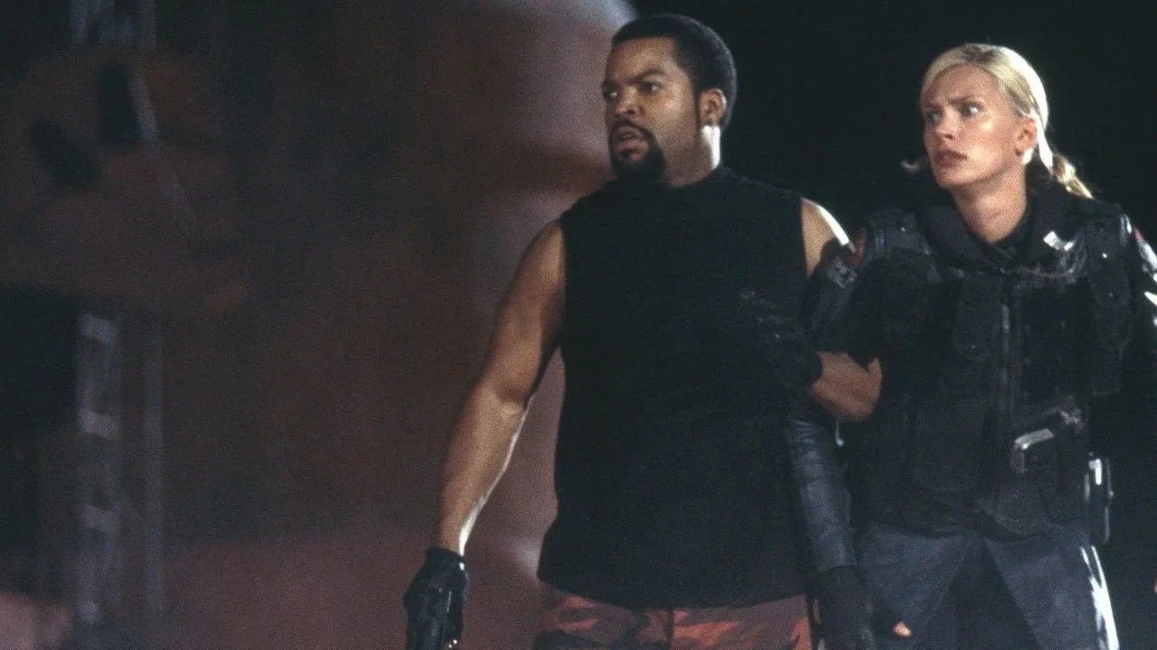 Crítica | Fantasmas de Marte (2001)