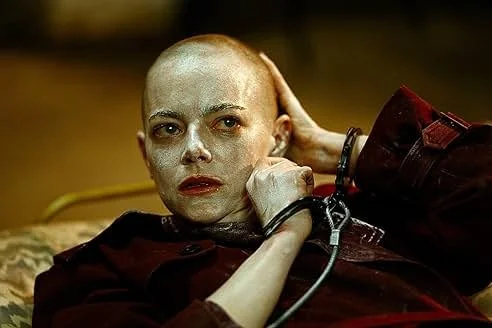 Crítica | Bugonia (2025)