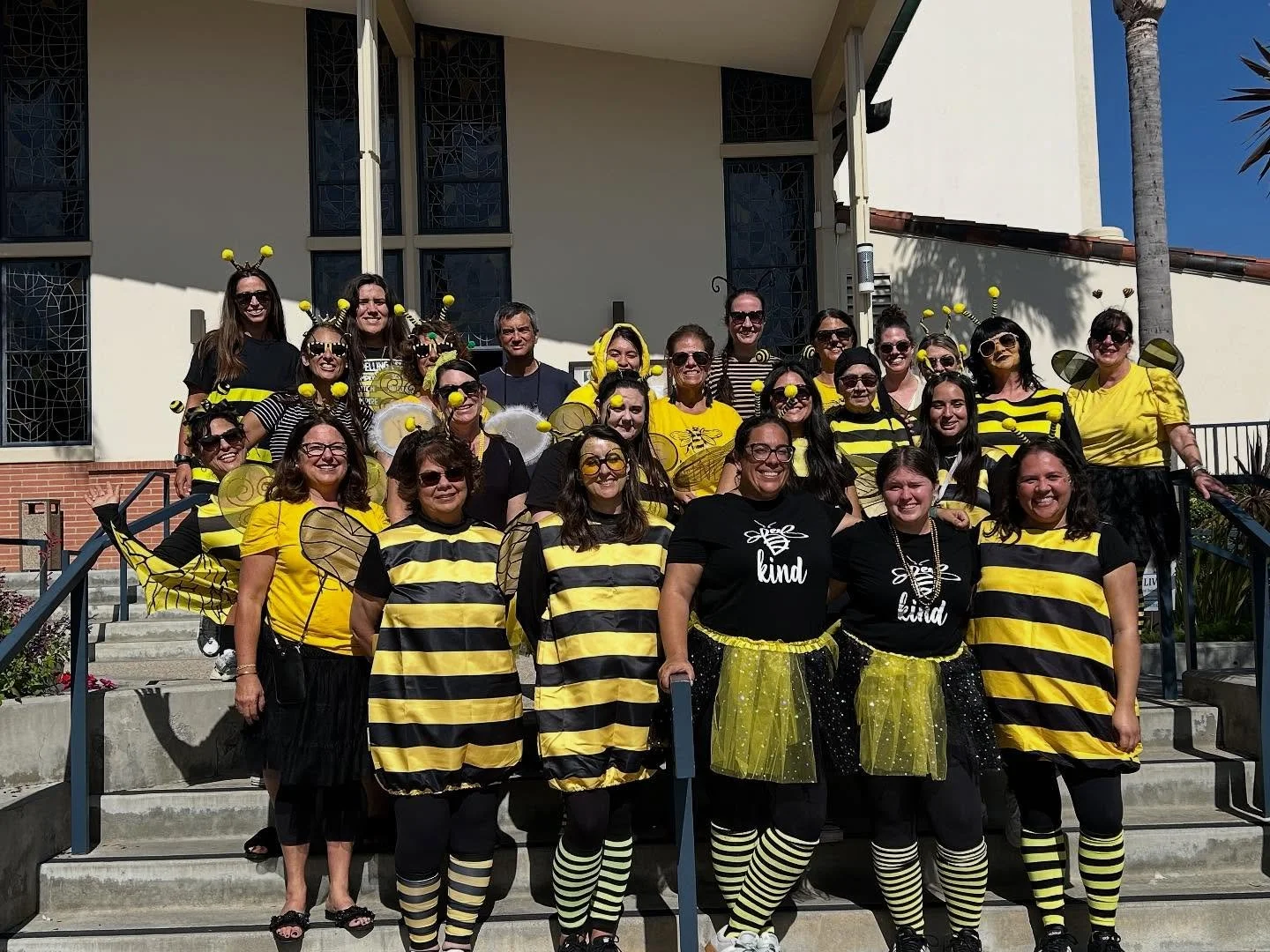 🐝Buzzing with Halloween spirit! 🐝Happy Halloween from your hive at SLM!&rdquo; 🎃#believebecomebelong#slm #mariners