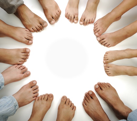 10542815_S_feet_many_sets_toes_.jpg
