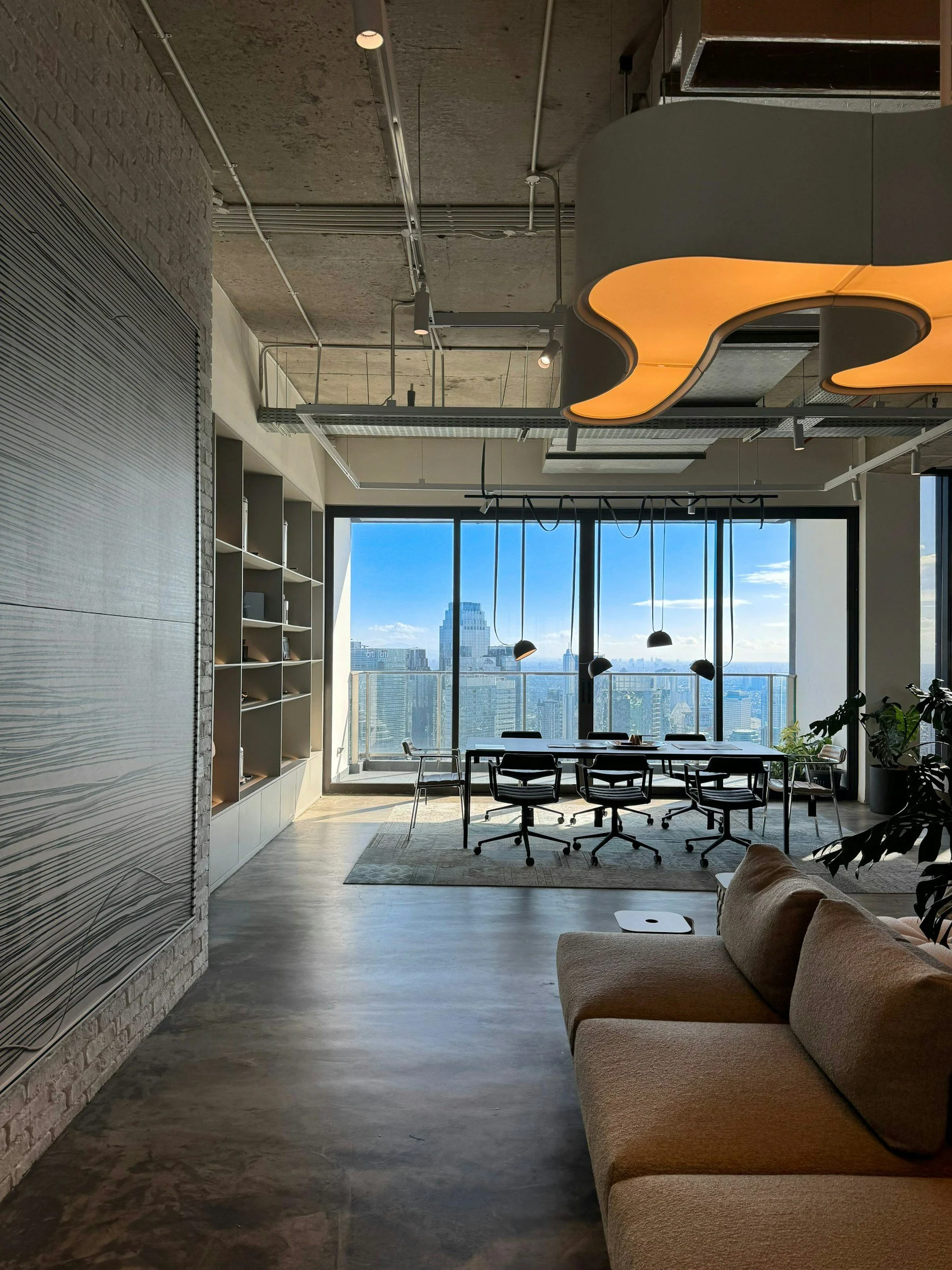 🥳 Feel-Good Fridays: Why a Clean Office is the Secret to a Great Weekend