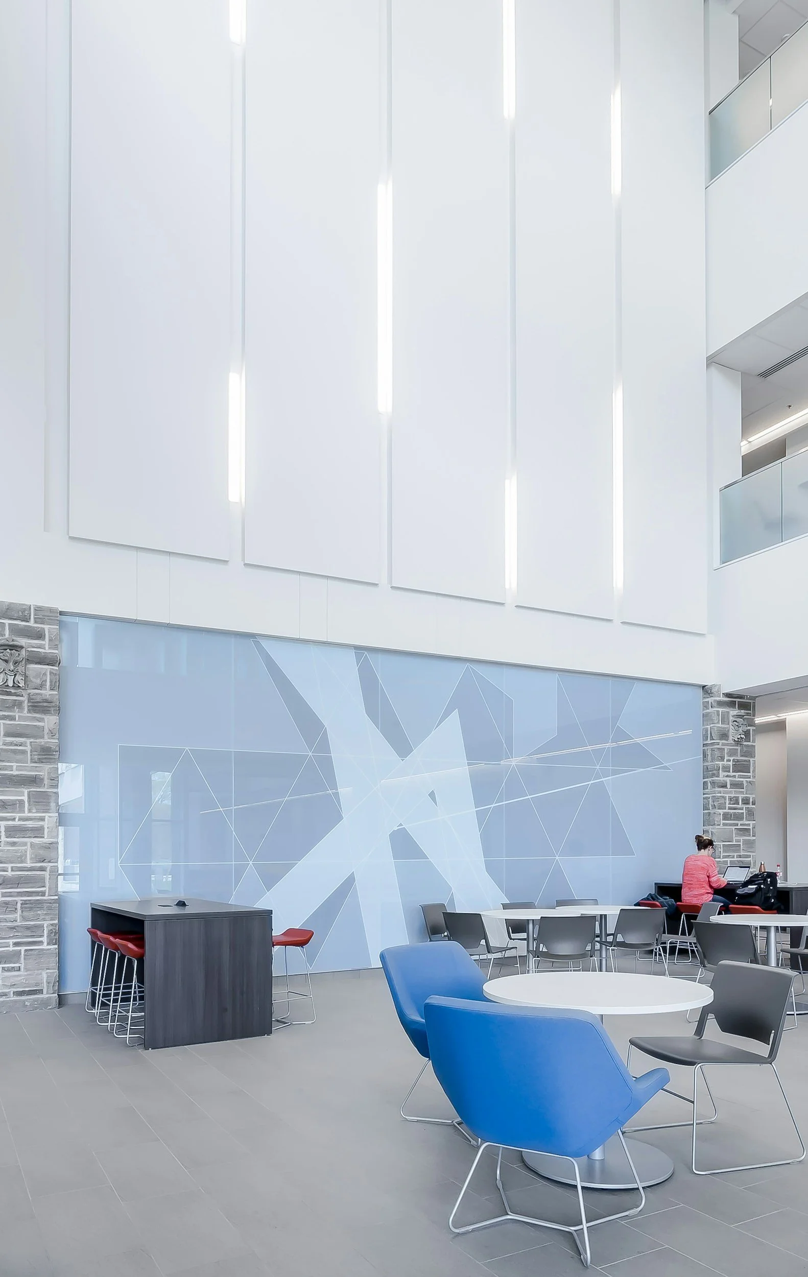 Make Monday Sparkle: Why a Clean Office Sets the Tone for the Week