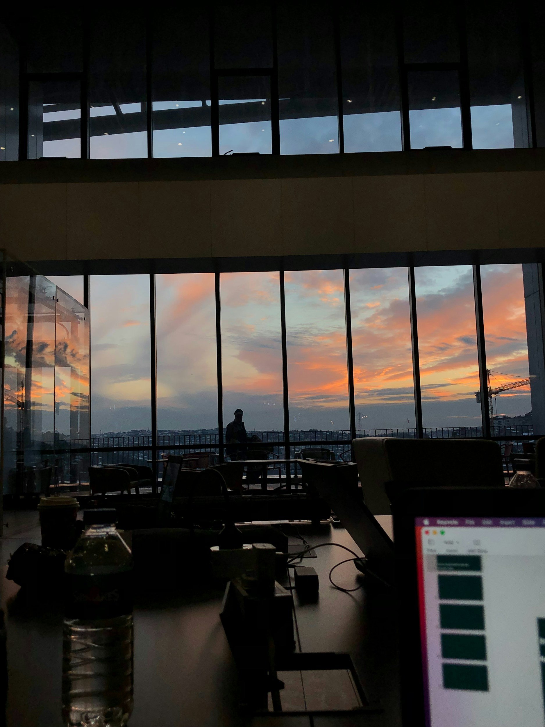 Back From the Long Weekend? Refresh Your NYC Office With These Monday Cleaning Tips