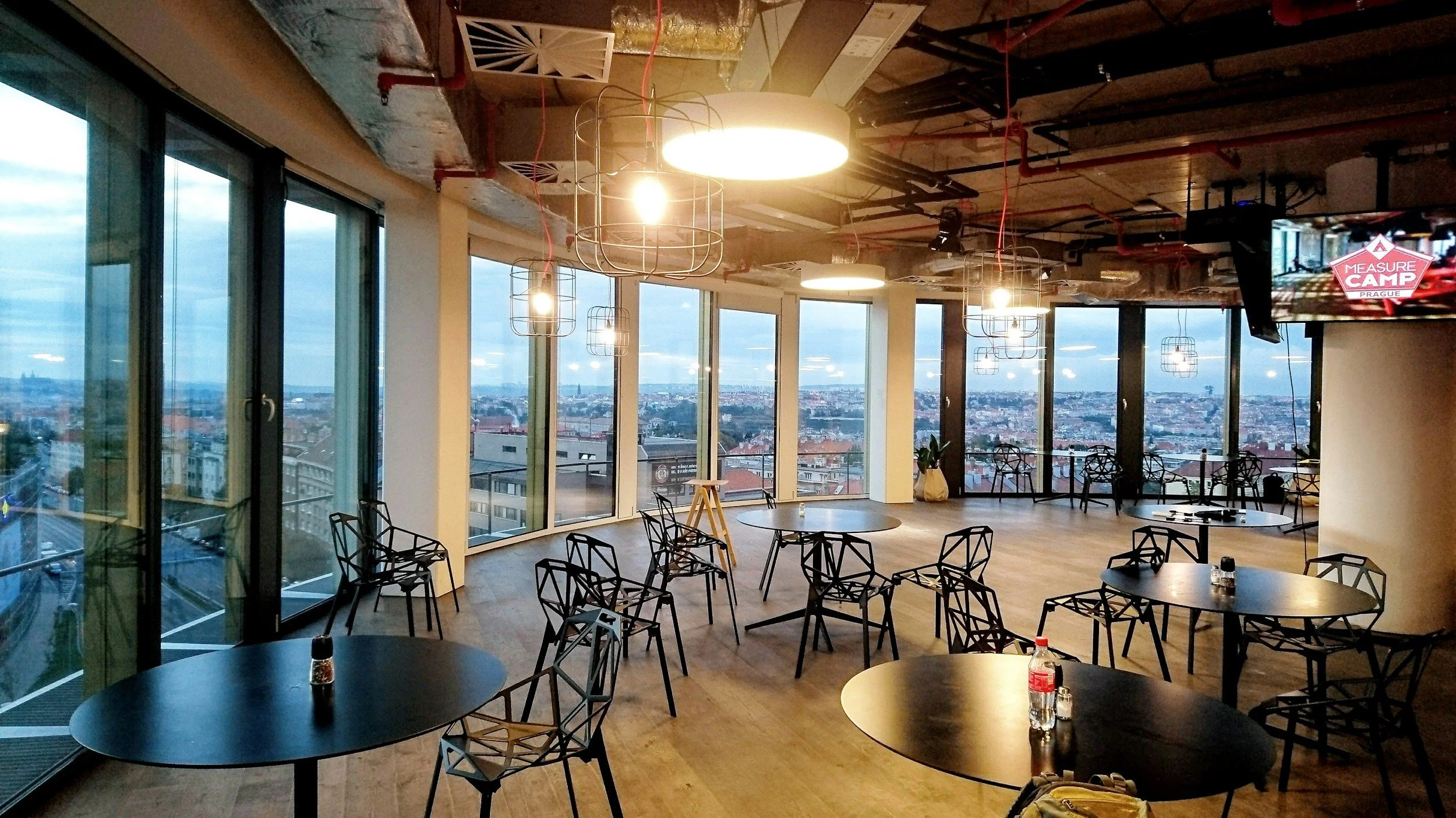 Midweek Refresh: Why Wednesdays Are Perfect for Office Cleaning in NYC