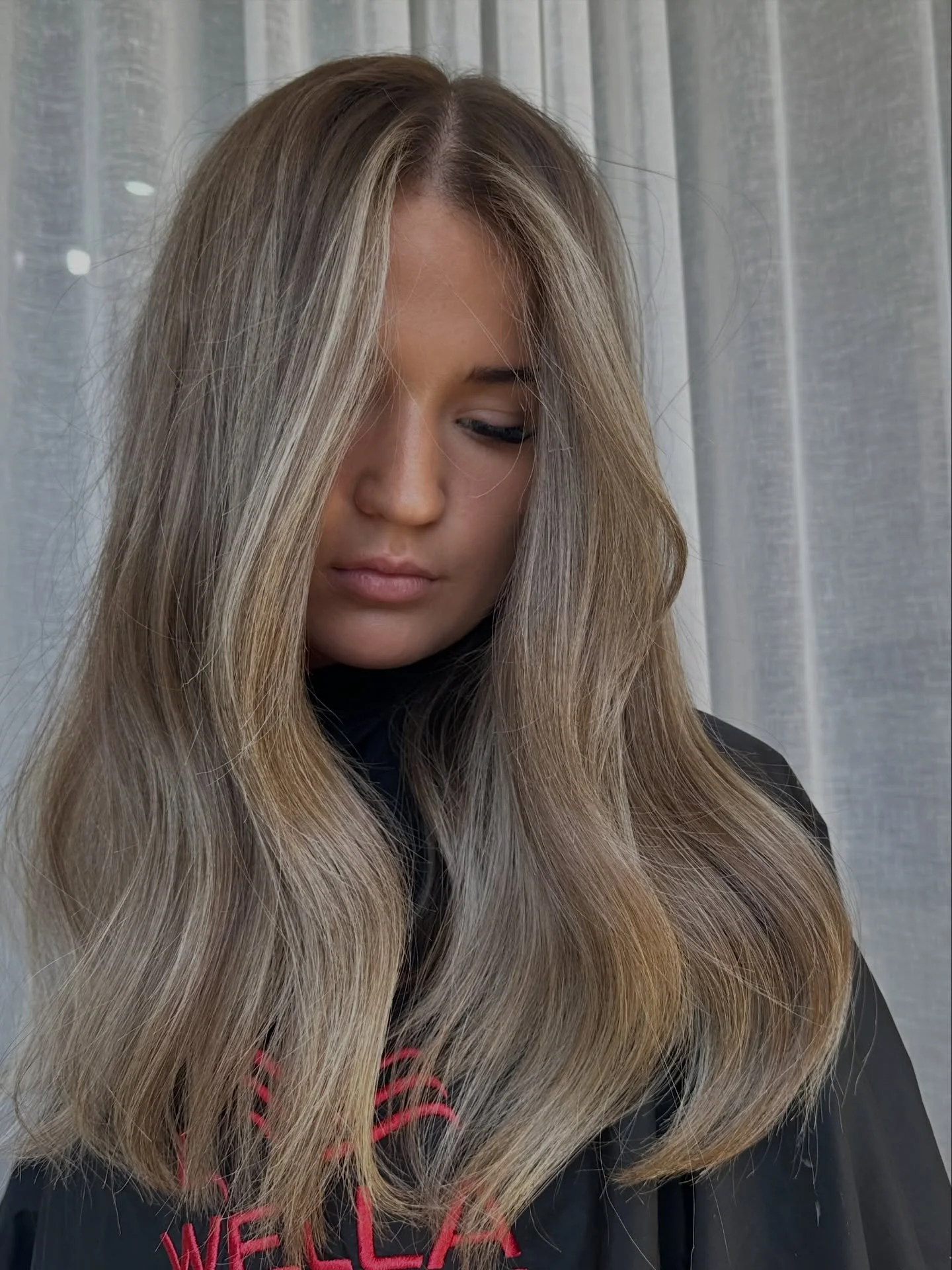 Save this for your next hair inspo by @annalea.rinsdhair 

@wellapro_anz 

Book via link in our bio x

#goldcoasthair #goldcoastblonde #hairtransformation #brunettetoblonde #naturaltoblonde
