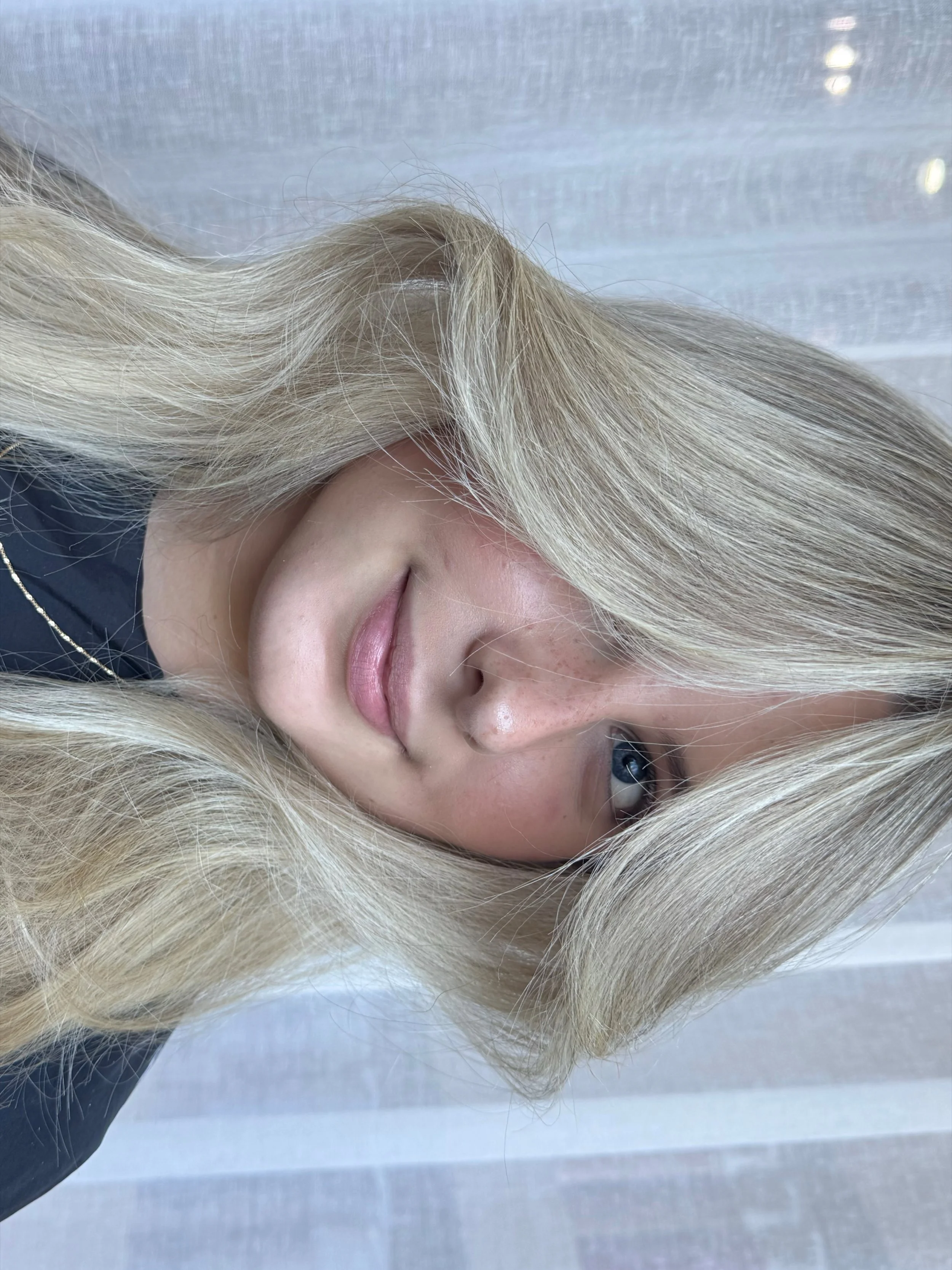 Soft blonde by @kensannehair 

Book with Kens via link in our bio x

#goldcoastblonde #softblonde #bouncyblonde #blondeinspo