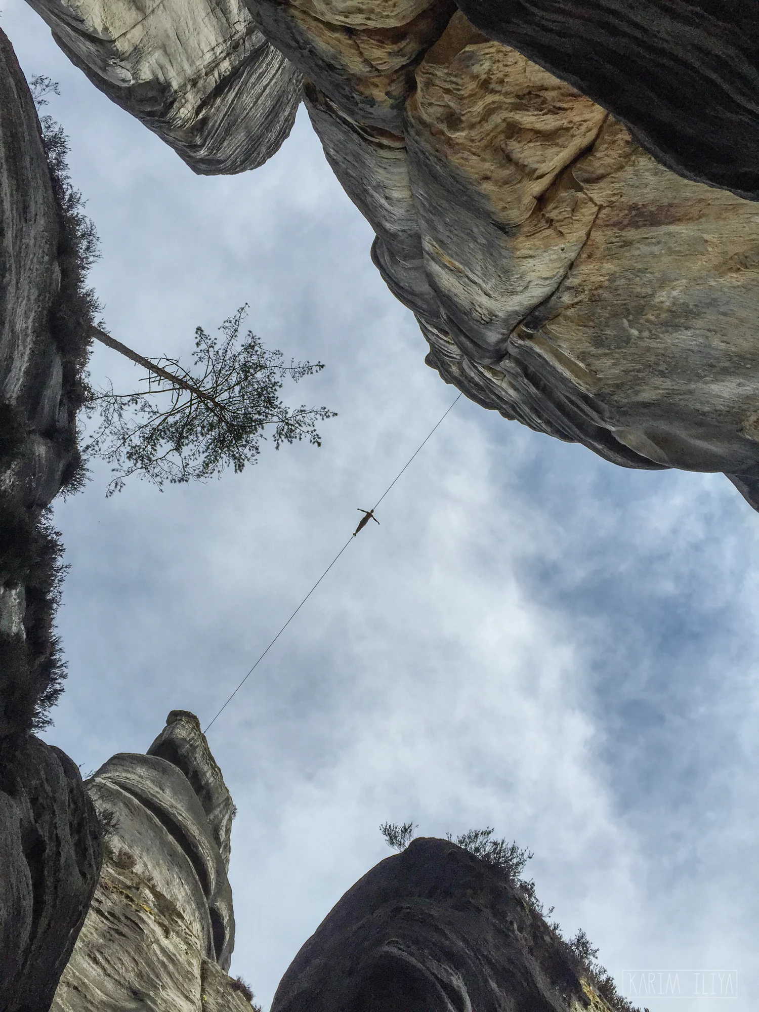karim-iliya-slackline-photo-mountain-earth.jpg