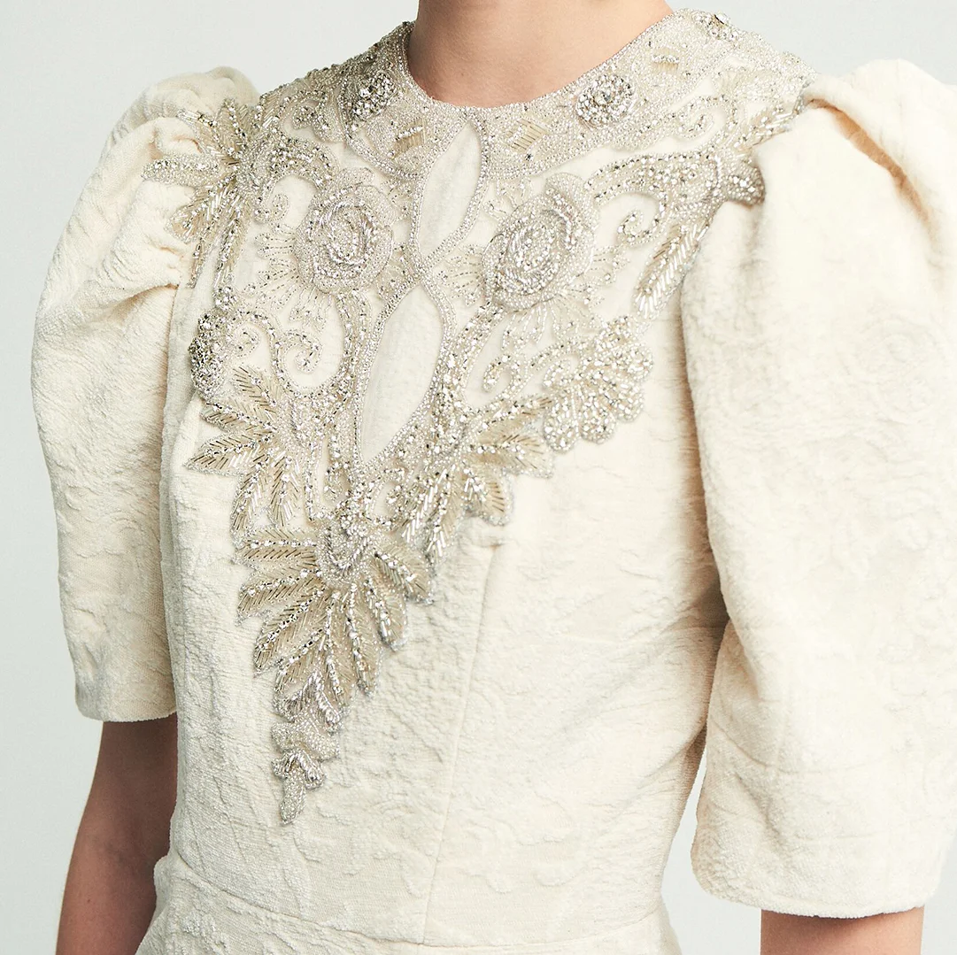 white mini close up.jpg
