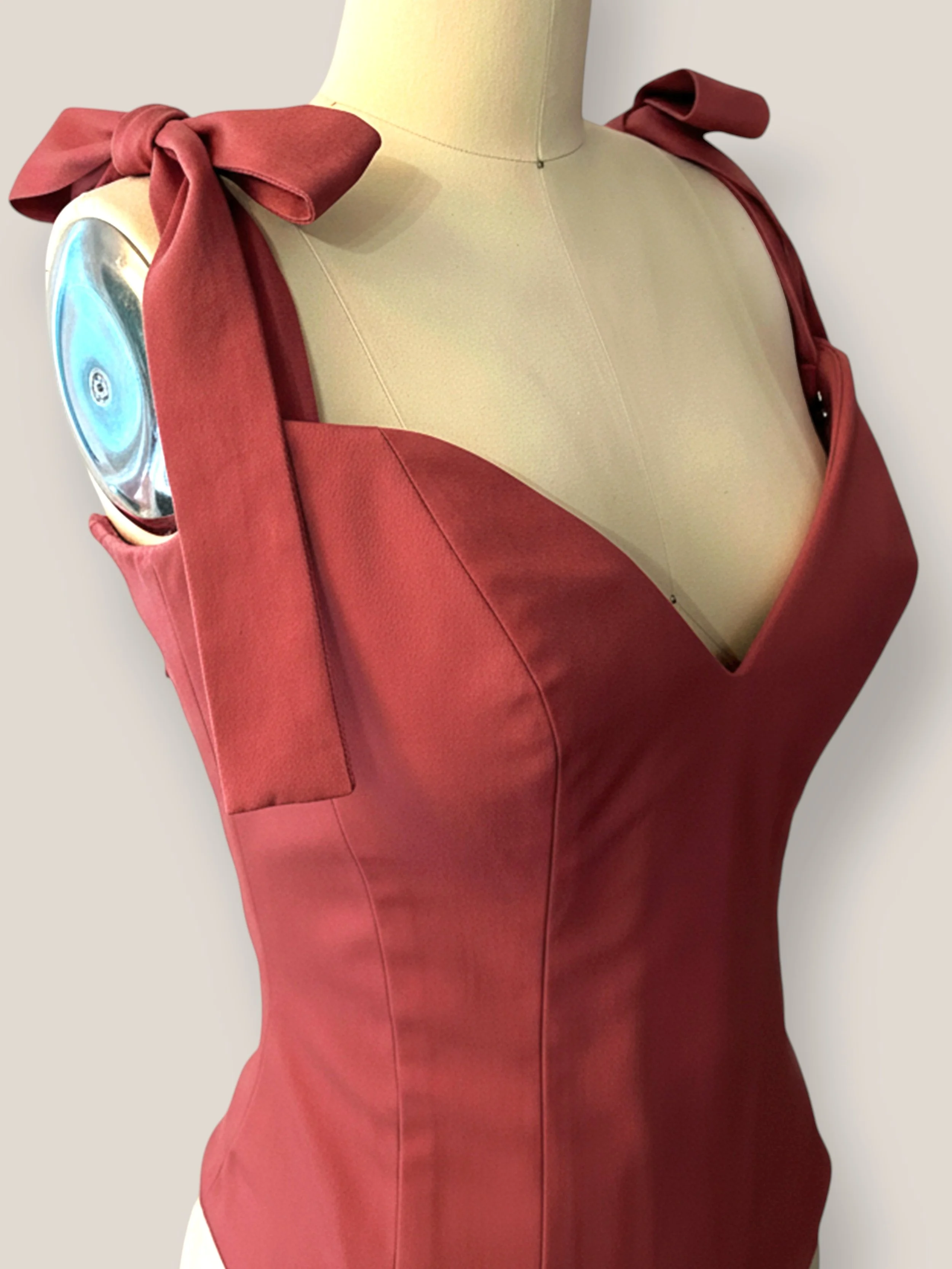 rosa bow side.jpg