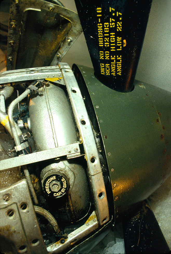041_©1992_Propeller_Prestone.jpg