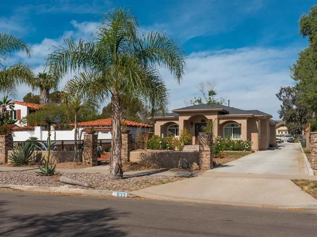 633 Del Mar - Front.JPG