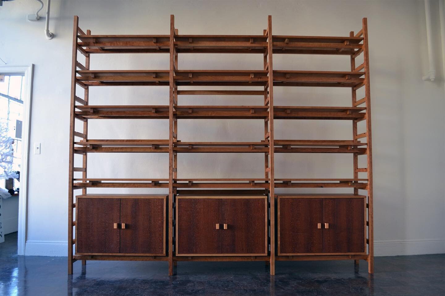 Did a write up about a bookshelf that I made for some clients in San Francisco, and how we were able to adapt it for their work from home needs. Link in bio! 
#adaptablefurniture 
#bookshelf 
#workfromhome 
#customfurniture 
#finefurniture 
#woodcraf