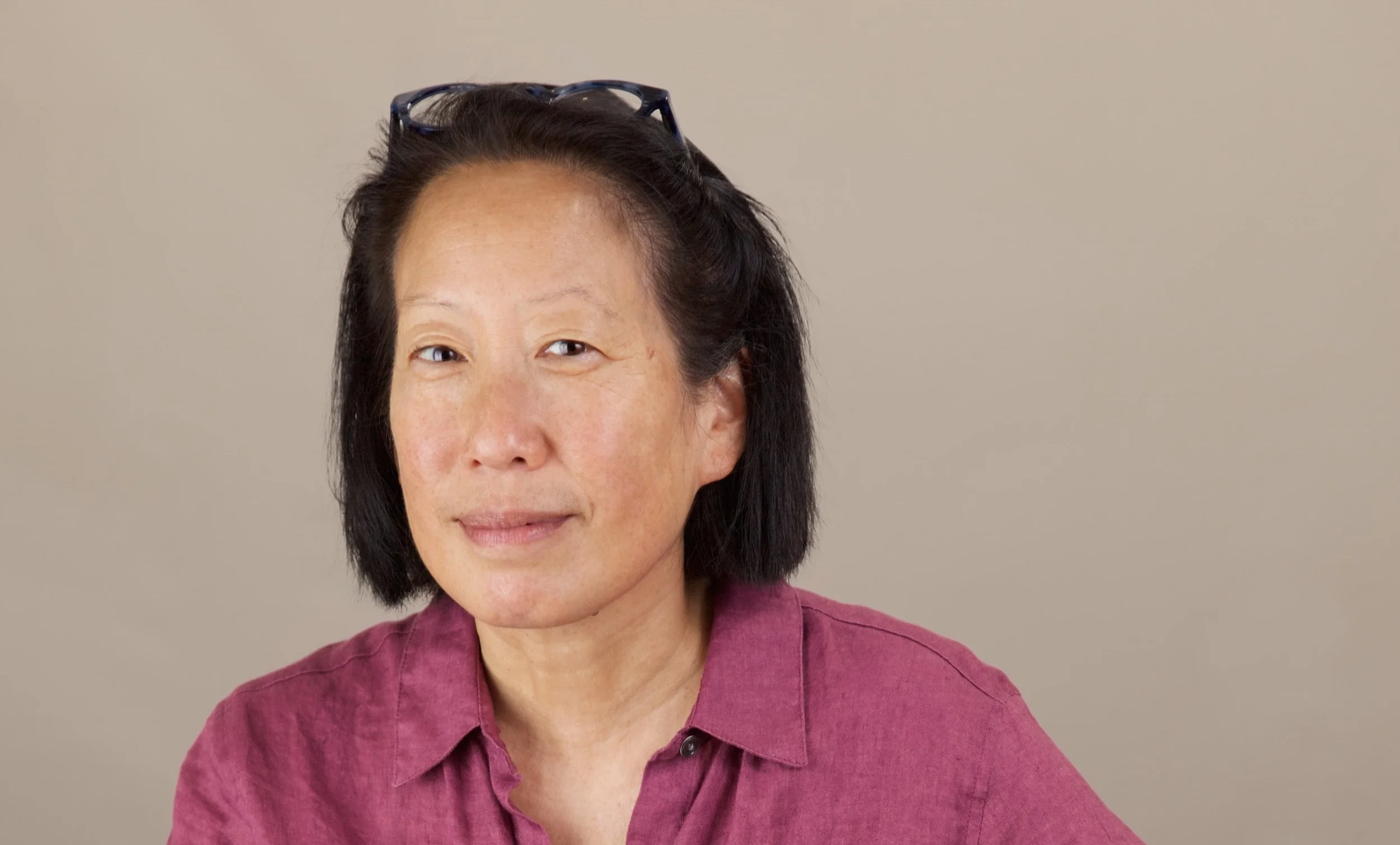 Gish Jen - The Girl at the Baggage Claim: Explaining the East West Culture Gap