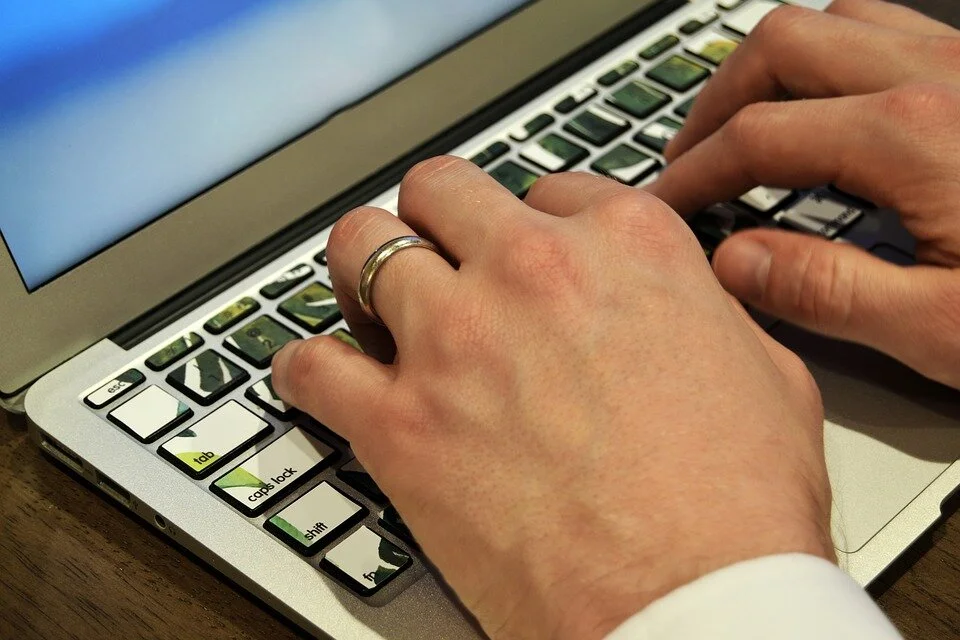 keyboard-computer-user.jpg