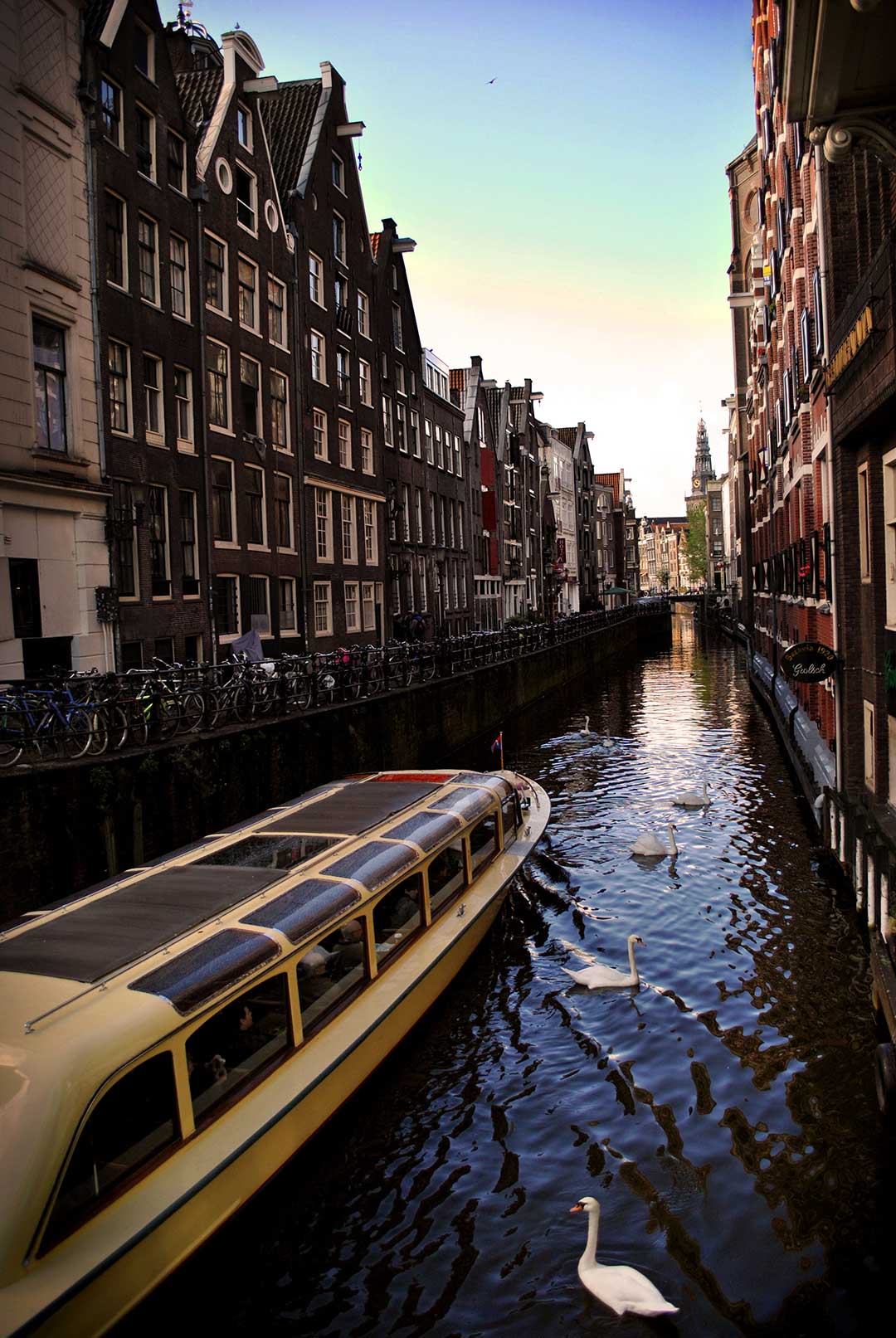 Amsterdam-Canals_WEB.jpg