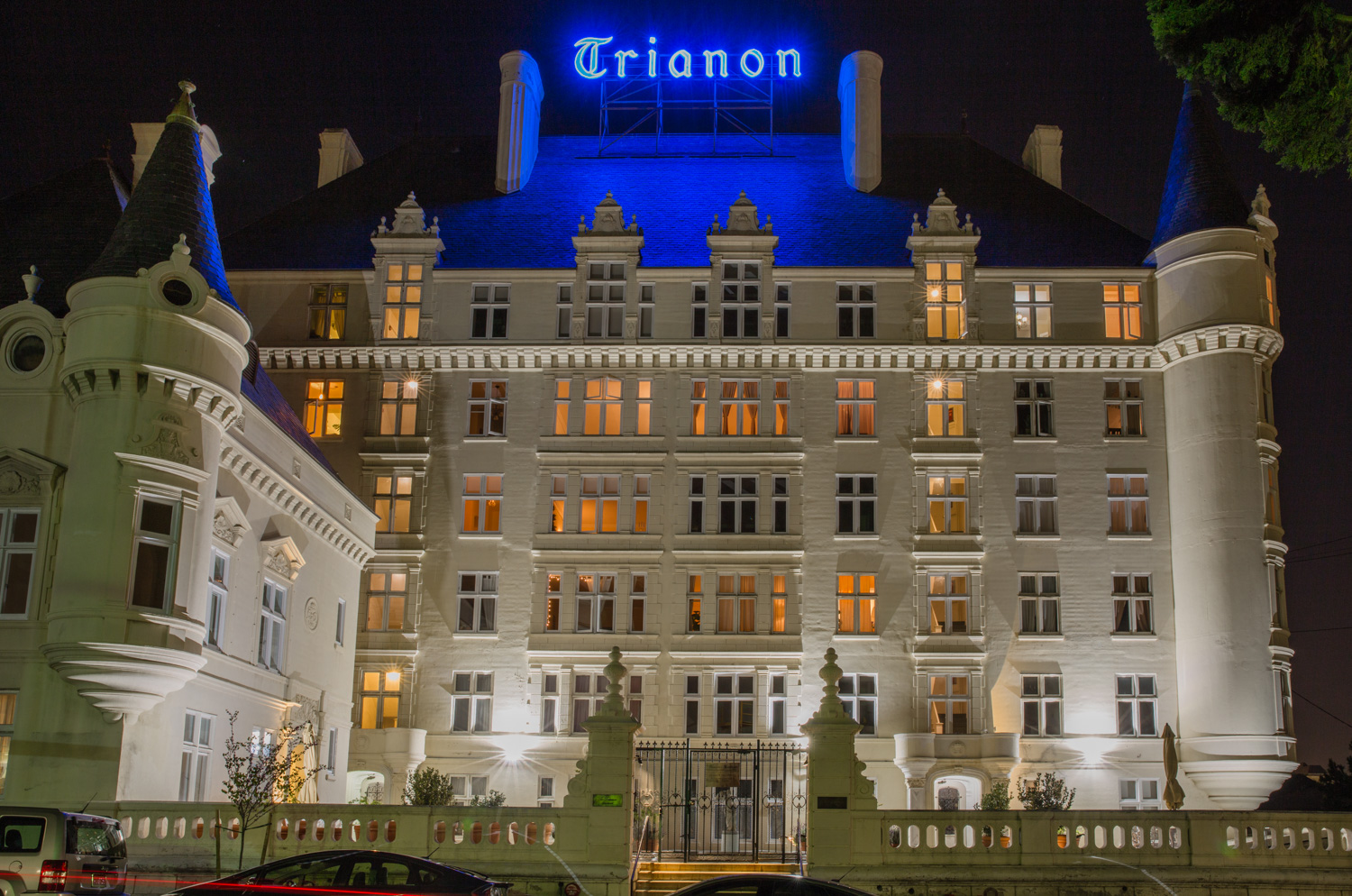 Trianon Apartments