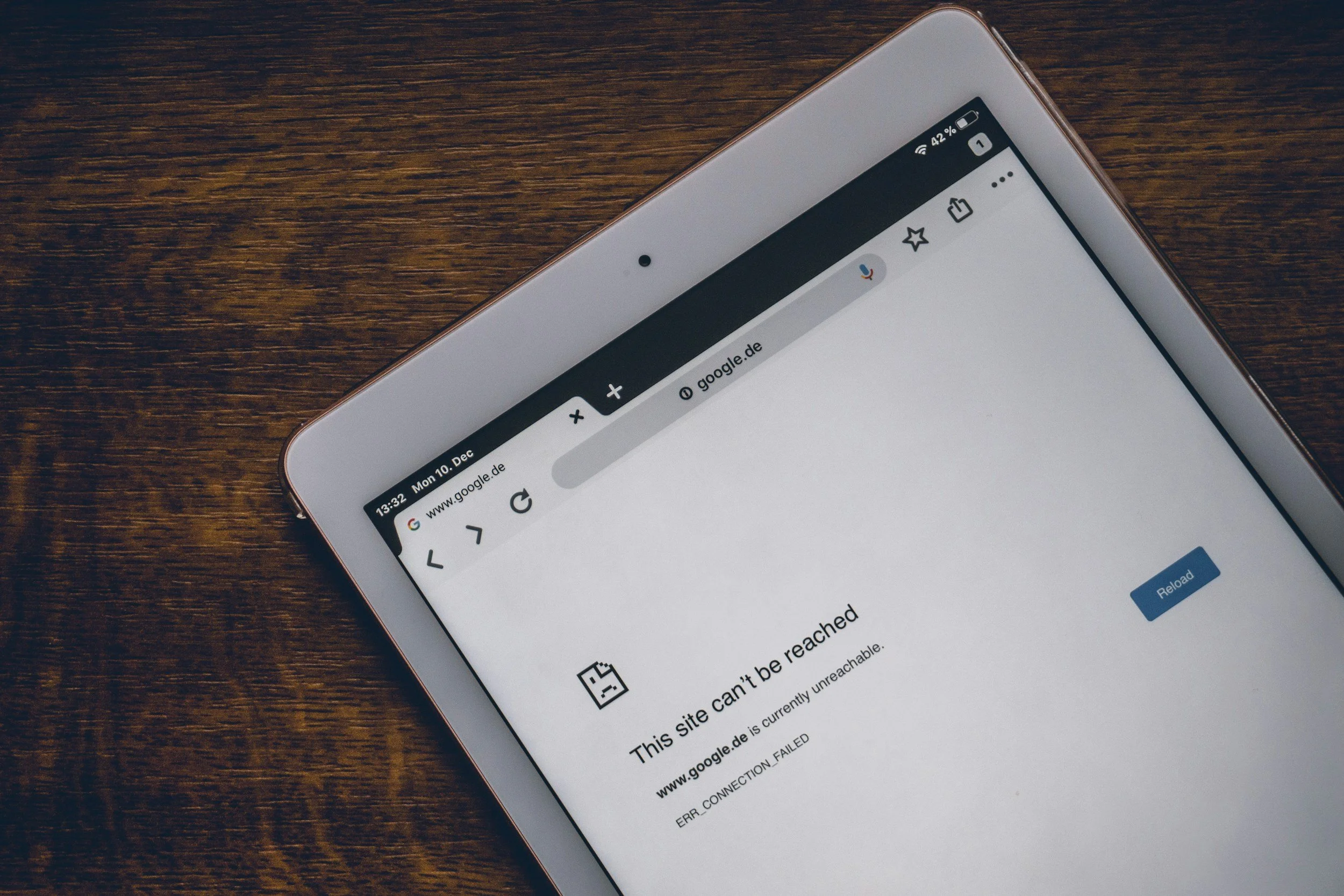 Tablet showing no internet connection due to weak Wi-Fi signal