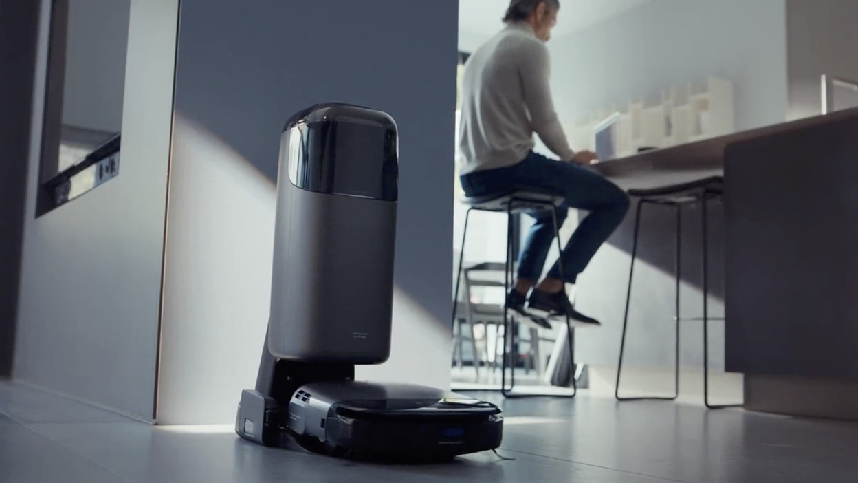 Smart home appliance automation with a robot vacuum
