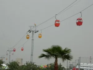 A cable car above Shanadar Park in Erbil (Photo credit: Beth Kangas, 2013)