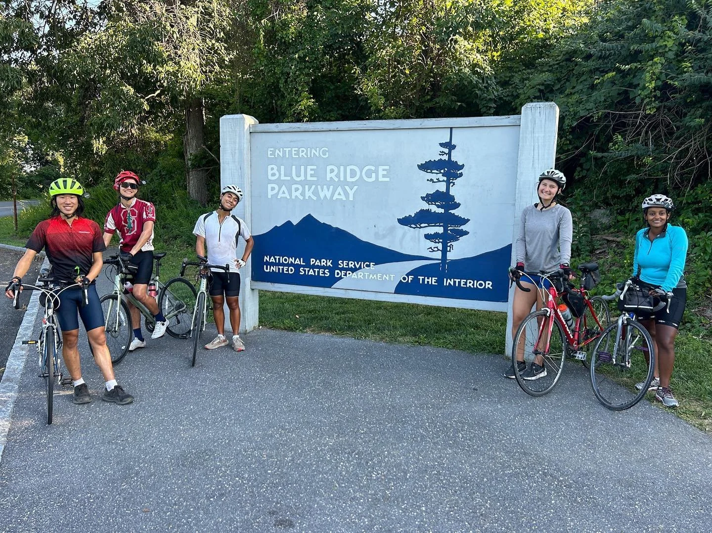 DAY 66! We climbed a section of the Blue Ridge Parkway to see Humpback Rock 🪨🧗🍀 and went through a scary dark tunnel on our way to Charlottesville, VA! 🕳️
