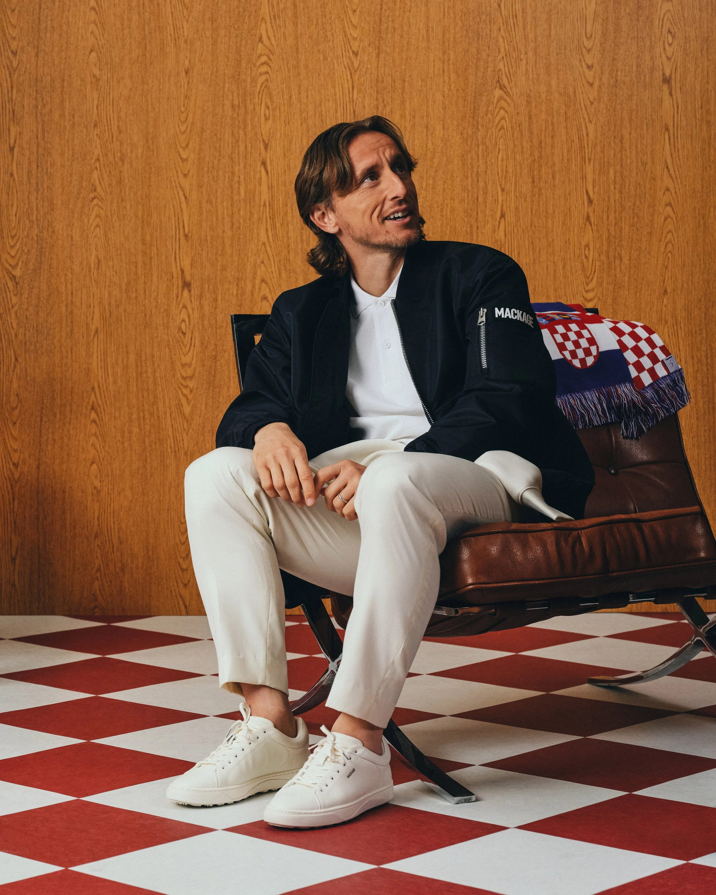 LUKA MODRIĆ_EMILIO-CR_NAVY_1.jpg