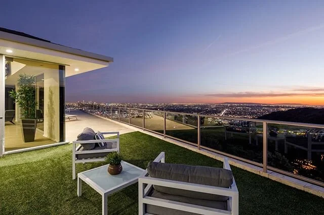 Santa Watch 2019 from the Hollywood Hills ✨