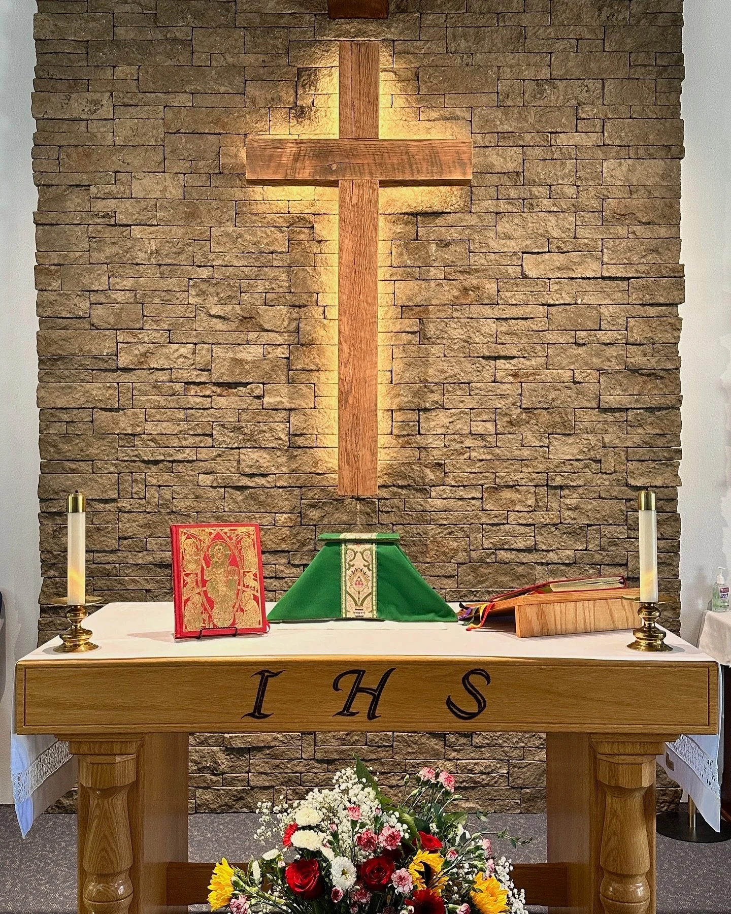 The new cross made of reclaimed Douglas fir at Christ Church Anglican in Oakhurst turned out wonderfully and looks fantastic in their remodeled sanctuary. Sacred work is most rewarding and I cherish these opportunities. Blessings to Fr. Paul and the 