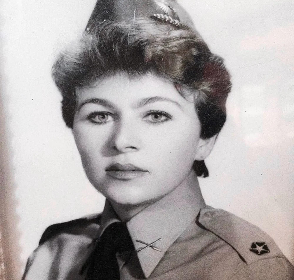 🦋I owe it all to my angel mother. 
My beautiful mum passed away today. I didn&rsquo;t think I could ever feel an emptiness like this. Dearest mama, thank you for being the best mum, wife, sister, friend, godmother and being such a good human with a 