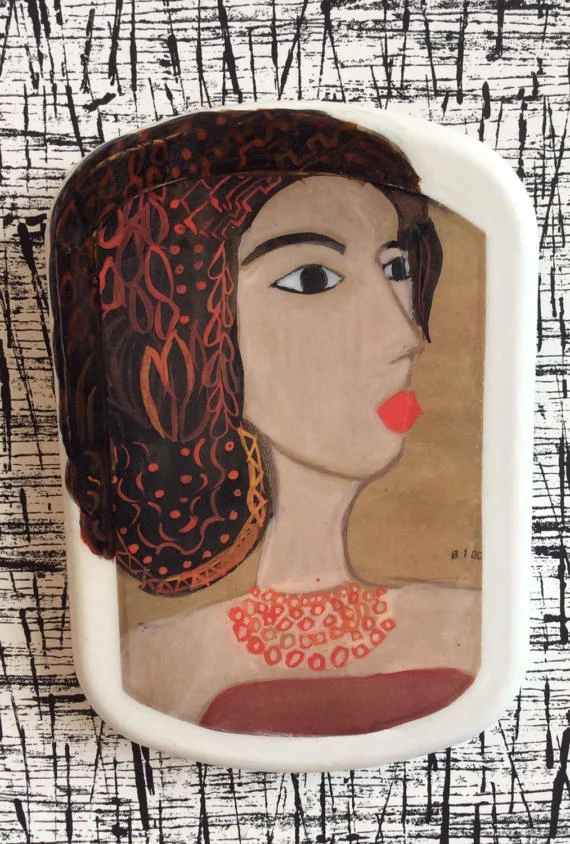 Her name is Amina -Tile