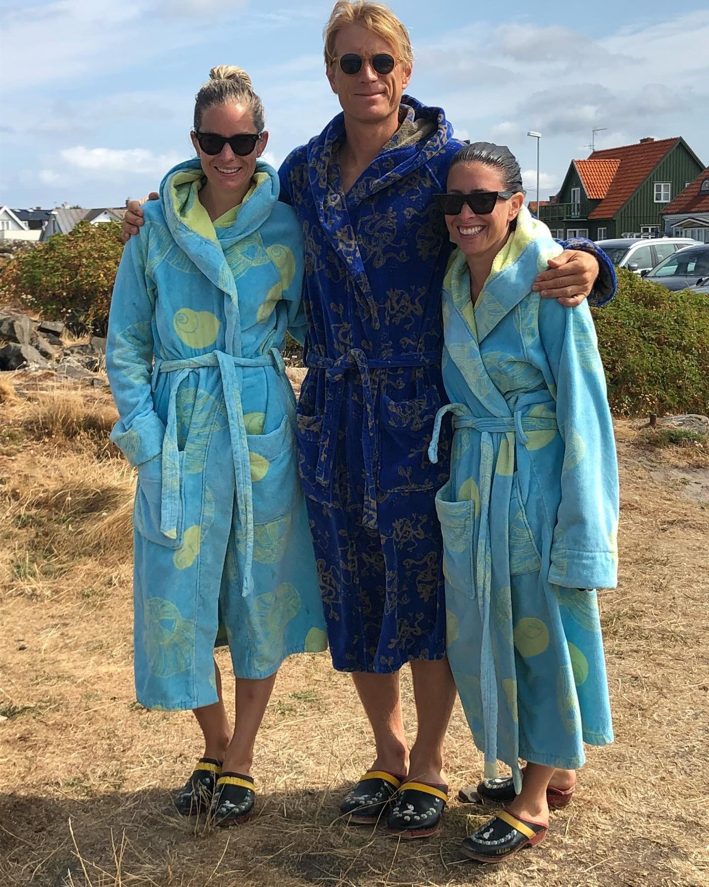 Ge oss en sommar som 2018!!!!!!!

#torekov #bathrobe #morningdip #ydrehall #badrock #morgonrock #madeinsweden #scandinaviandesign #tillverkadisverige
