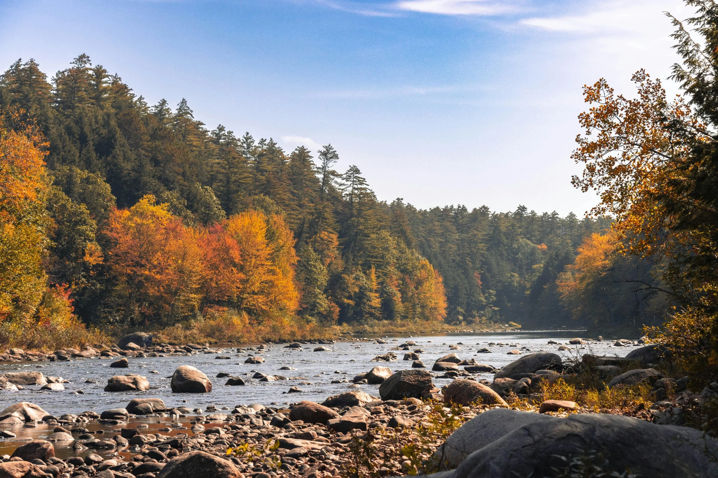 free-photo-of-scenic-autumn-landscape-with-a-river.jpeg