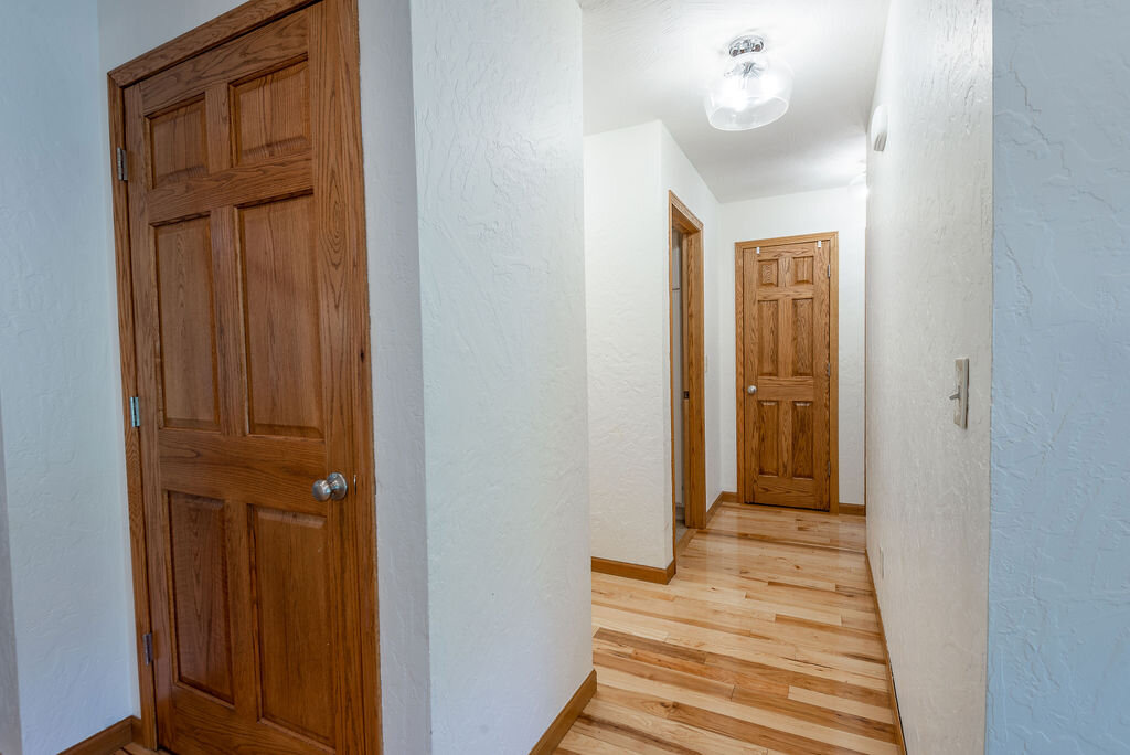 Stock Oak Woodwork, What Color Baseboards With Hardwood Floors